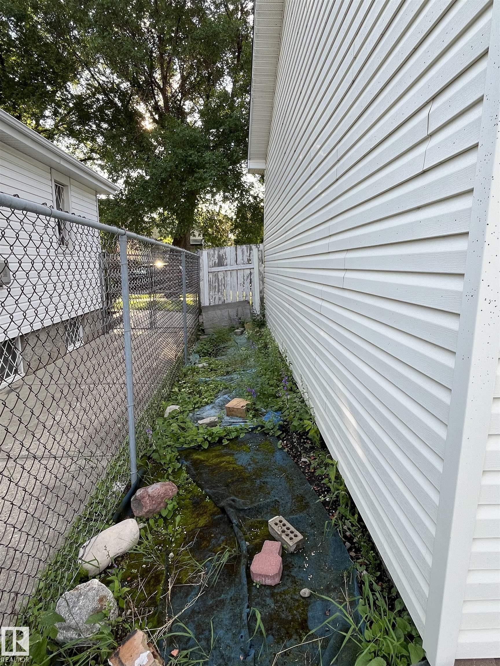 Photo 10 at 11938 70, Montrose, Edmonton