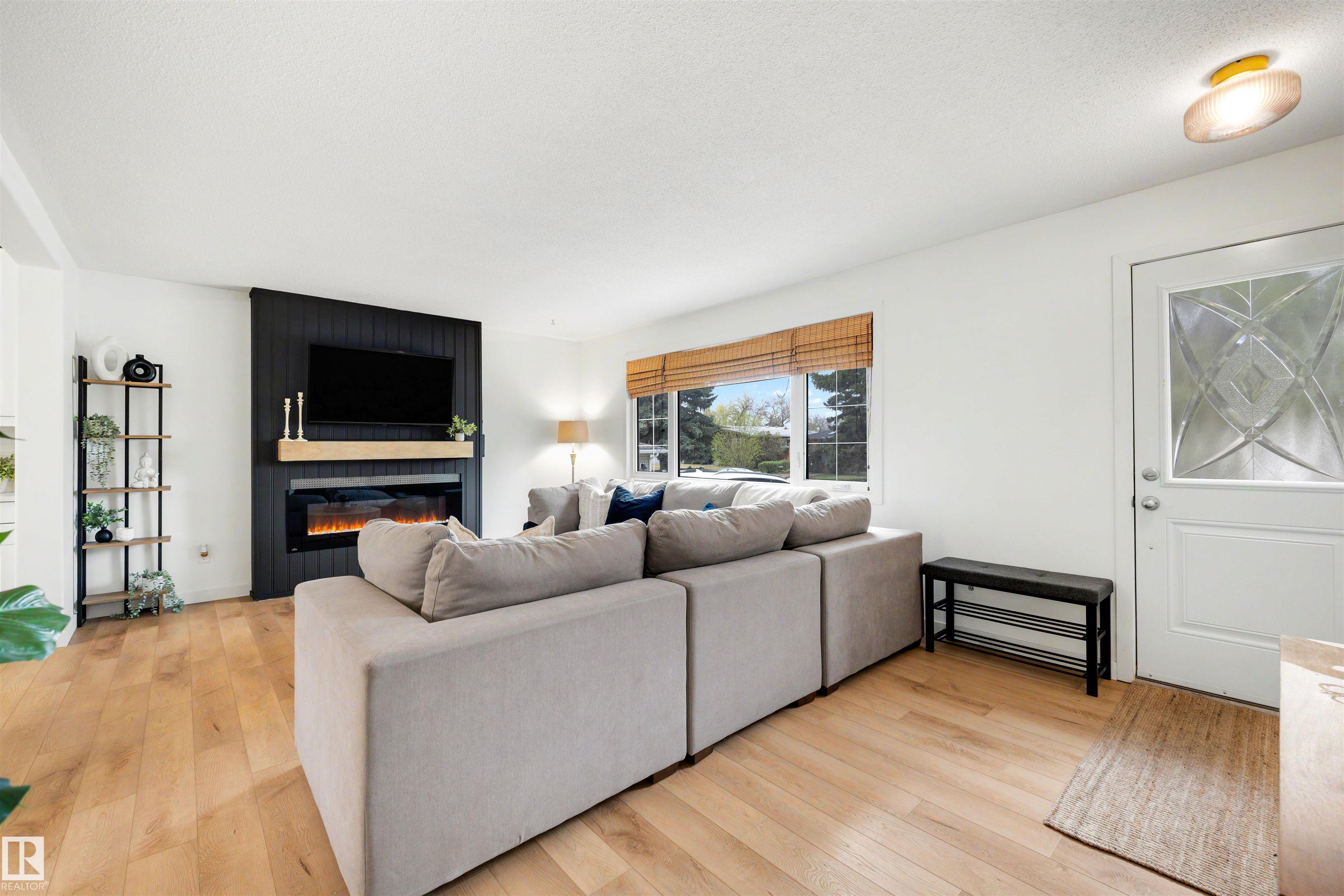 Photo 10 at 9 Hummingbird Road, Brentwood, Sherwood Park
