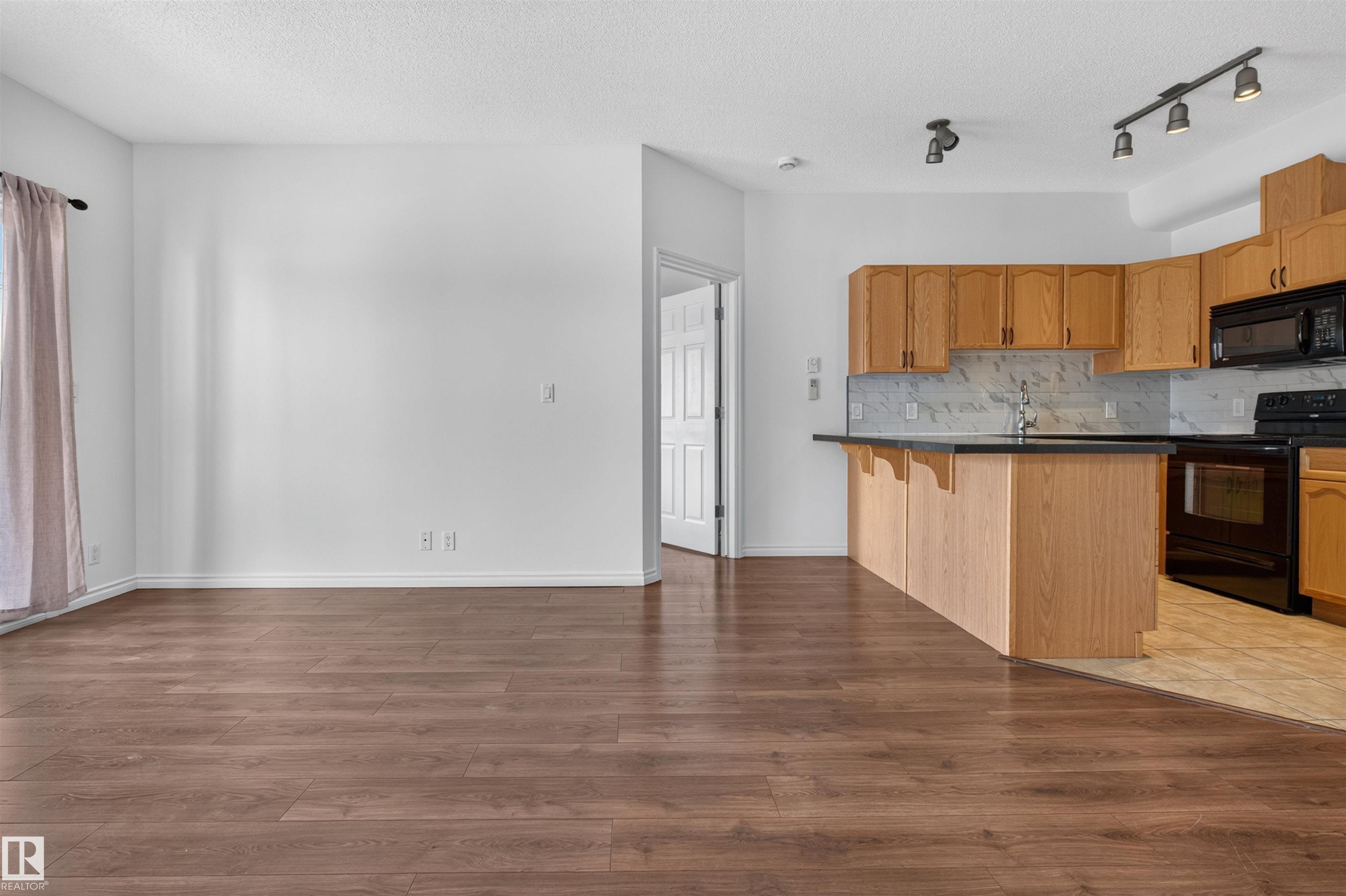 https://zimg.paragon.ice.com/ParagonImages/Property/PM/RAE/225411381/17/0/0/6ea9b08c5de6d77f0ac719f9a37a92bc/1/b6f440e74e54a4dacddbe4d47d26db27/225411381-3609d1e6-cc30-4cd1-b78e-bb362bfddf6d.JPG