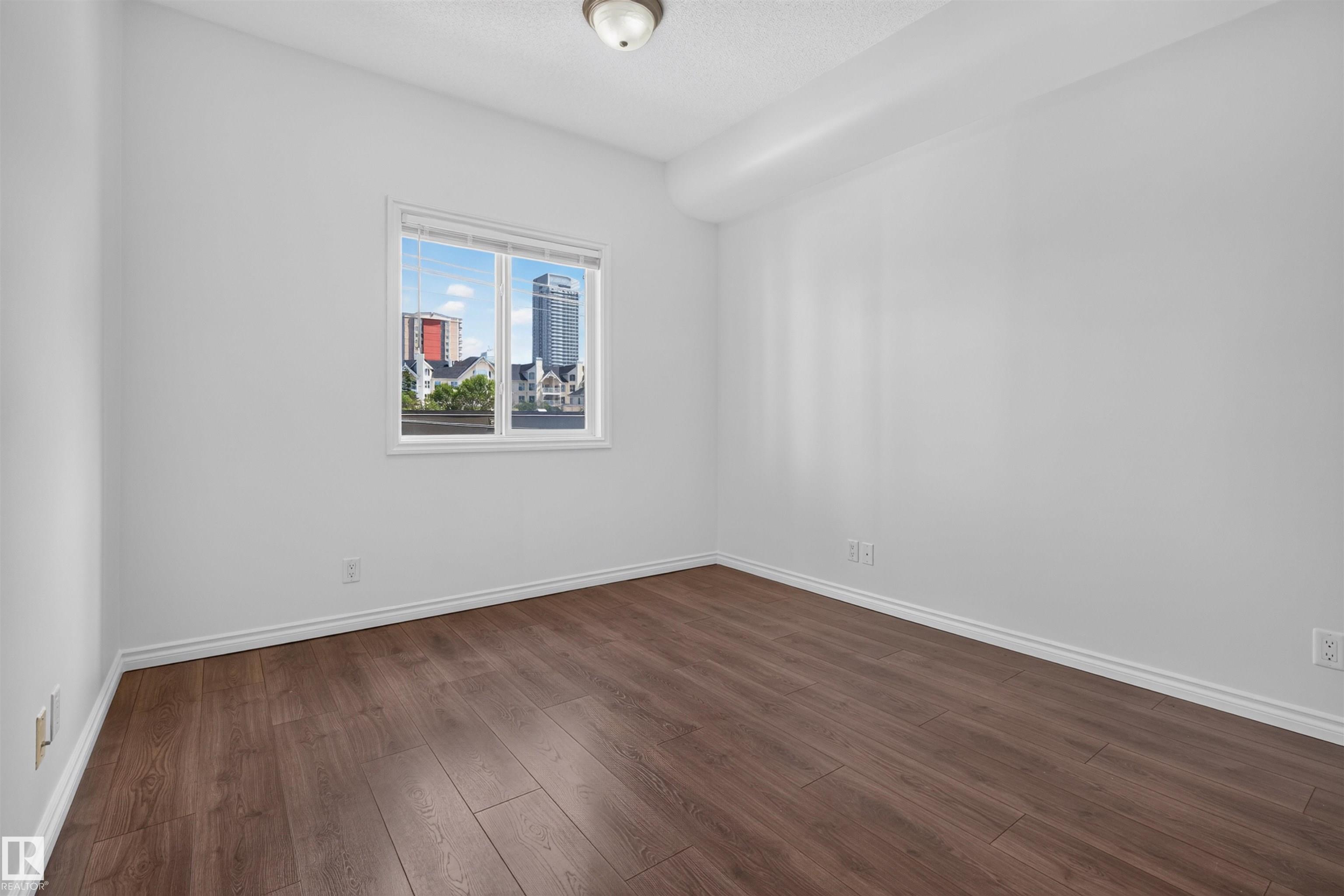 https://zimg.paragon.ice.com/ParagonImages/Property/PM/RAE/225411381/18/0/0/c2afd0fae712675ffafa06d75b80d489/1/b6f440e74e54a4dacddbe4d47d26db27/225411381-5718ee93-a2ae-4a2c-8dff-ed5a865959a9.JPG