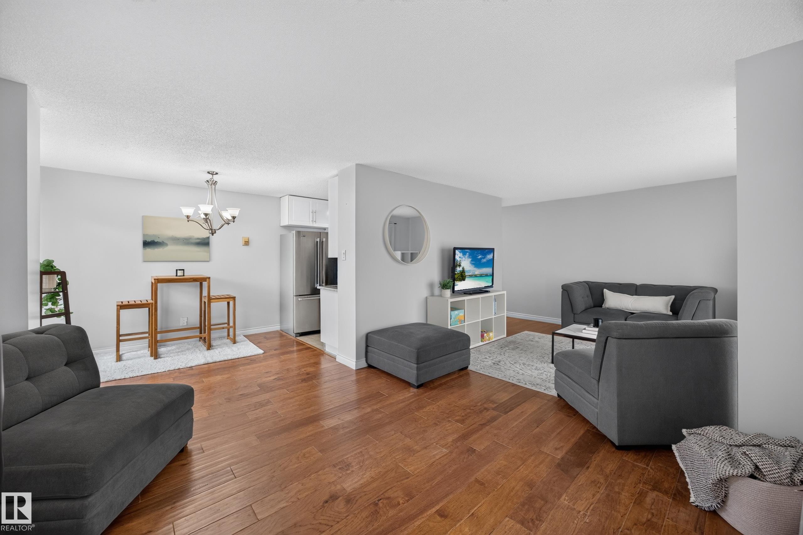 https://zimg.paragon.ice.com/ParagonImages/Property/PM/RAE/225411387/16/0/0/3dce851a4692417841e815134e7b818e/1/fda798a625d21fa4e10864855f5361f9/225411387-e948ddcb-5664-4253-b621-85e21153a427.JPG