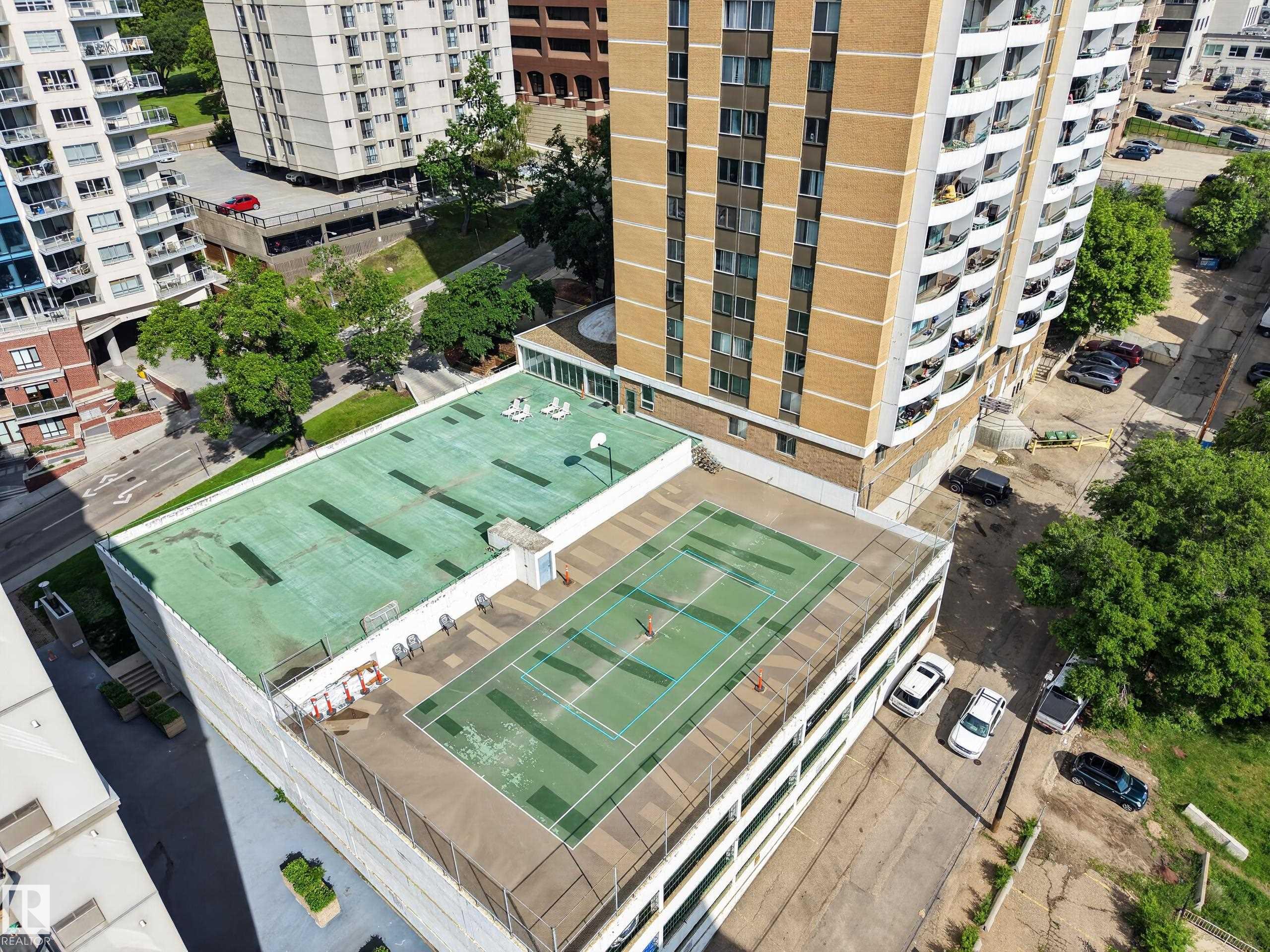 https://zimg.paragon.ice.com/ParagonImages/Property/PM/RAE/225411387/37/0/0/b101de3544bbbbb924a0a4605dc64c94/1/fda798a625d21fa4e10864855f5361f9/225411387-17f8476c-3234-4402-ac57-9dd6786b4311.JPG