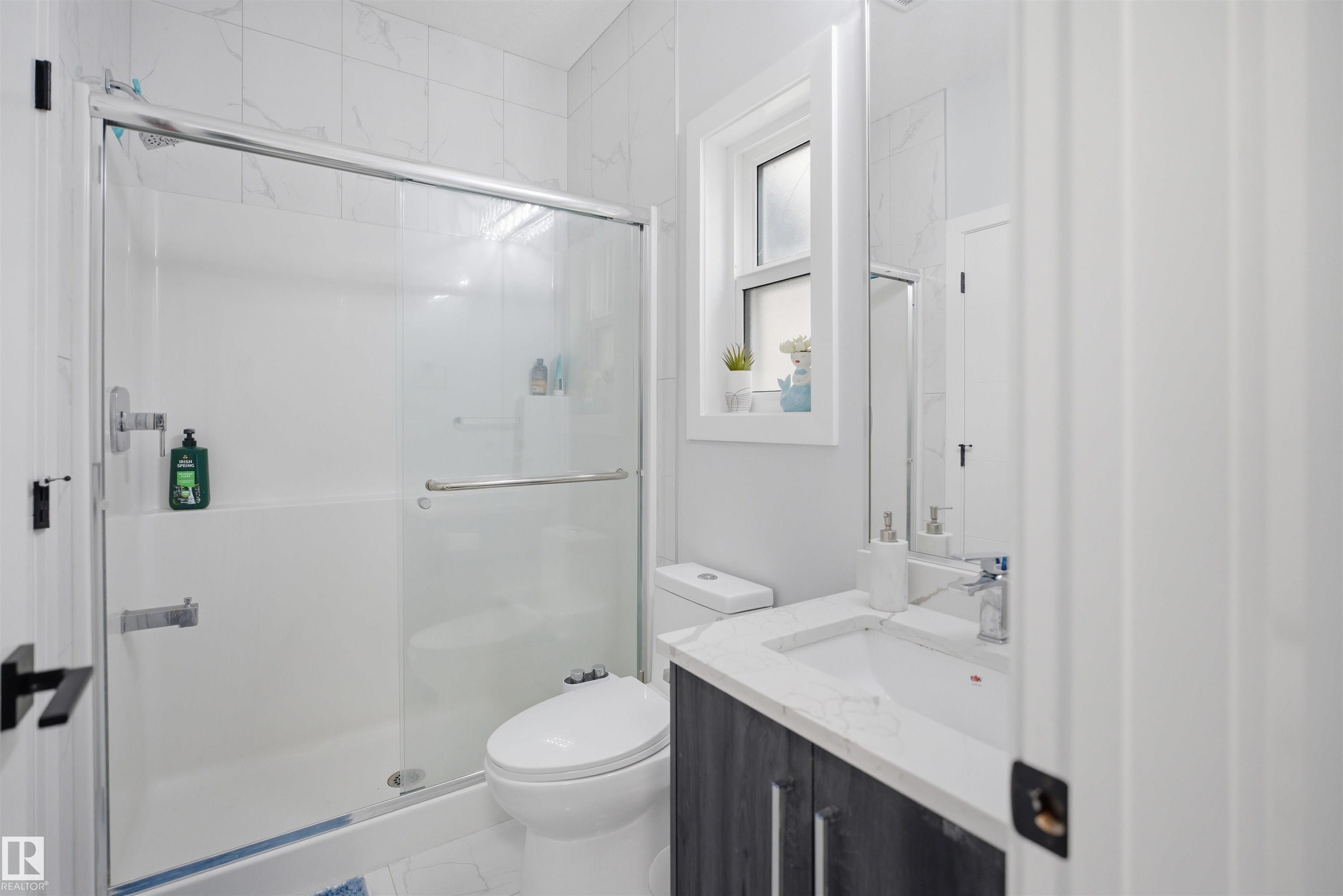 https://zimg.paragon.ice.com/ParagonImages/Property/PM/RAE/225411402/10/0/0/6d176777dc6bac2ba7717c24e987c7ae/1/82473ec0ec419e976485d8d09bf5ca6a/225411402-E6643E9C-8A40-41AF-A152-A451EB19382A.JPG