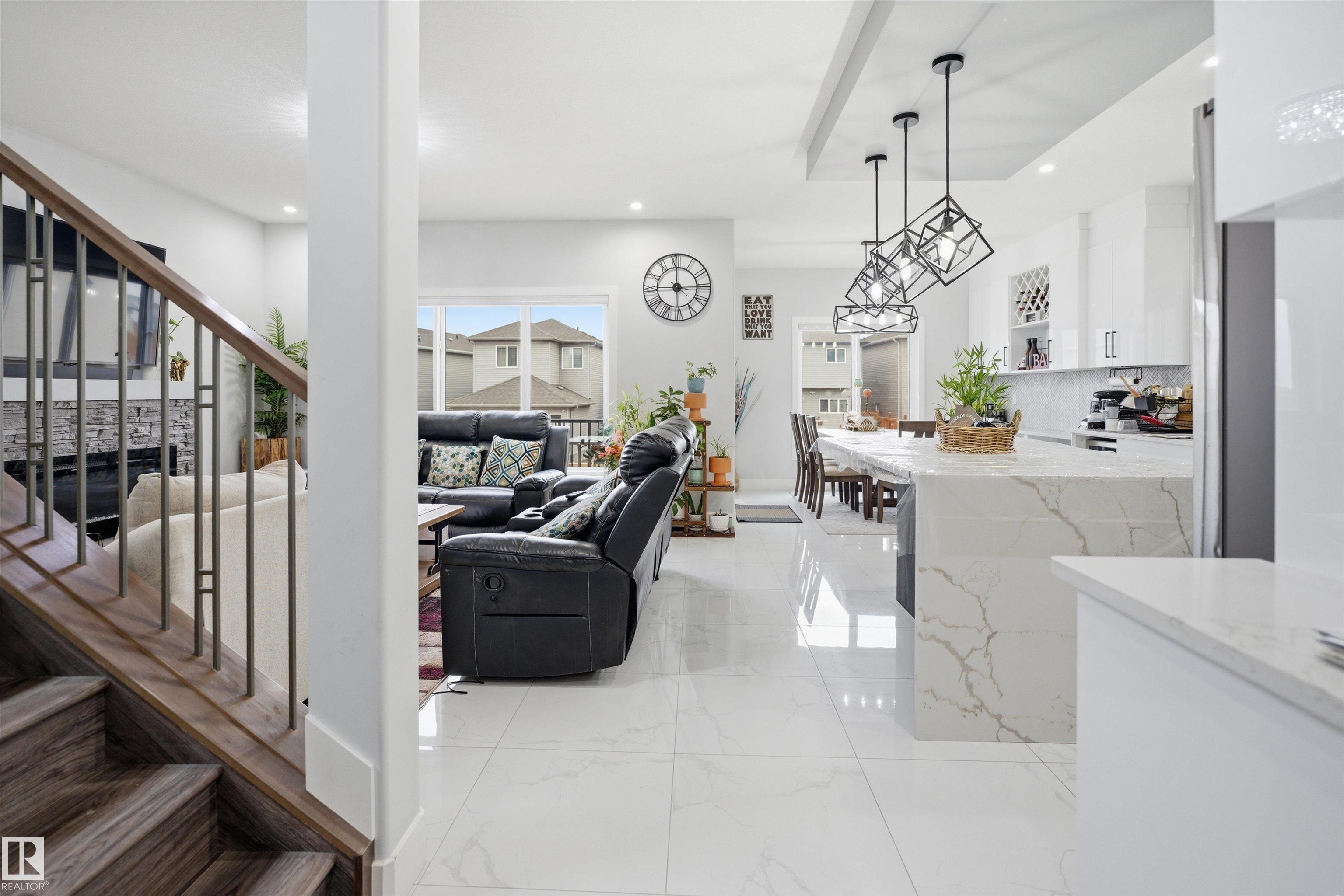 https://zimg.paragon.ice.com/ParagonImages/Property/PM/RAE/225411402/12/0/0/c74a9e88b42c538ed0d03dd315b2ce3c/1/82473ec0ec419e976485d8d09bf5ca6a/225411402-7B00DE3E-0D60-431B-9498-3719FF0E71ED.JPG