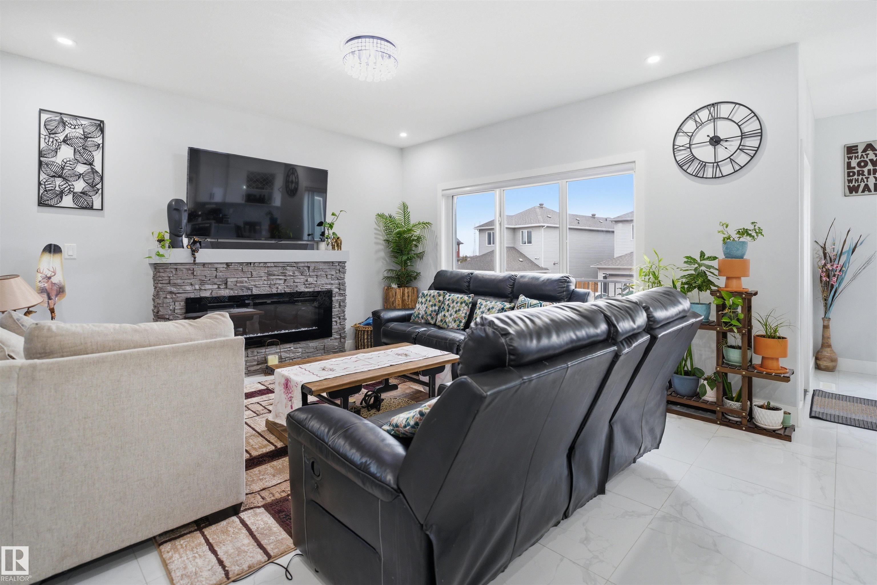 https://zimg.paragon.ice.com/ParagonImages/Property/PM/RAE/225411402/14/0/0/46ac8032c933d6cfa85230b98a42d677/1/82473ec0ec419e976485d8d09bf5ca6a/225411402-77629E2A-063D-4878-90AC-C9648012D84A.JPG