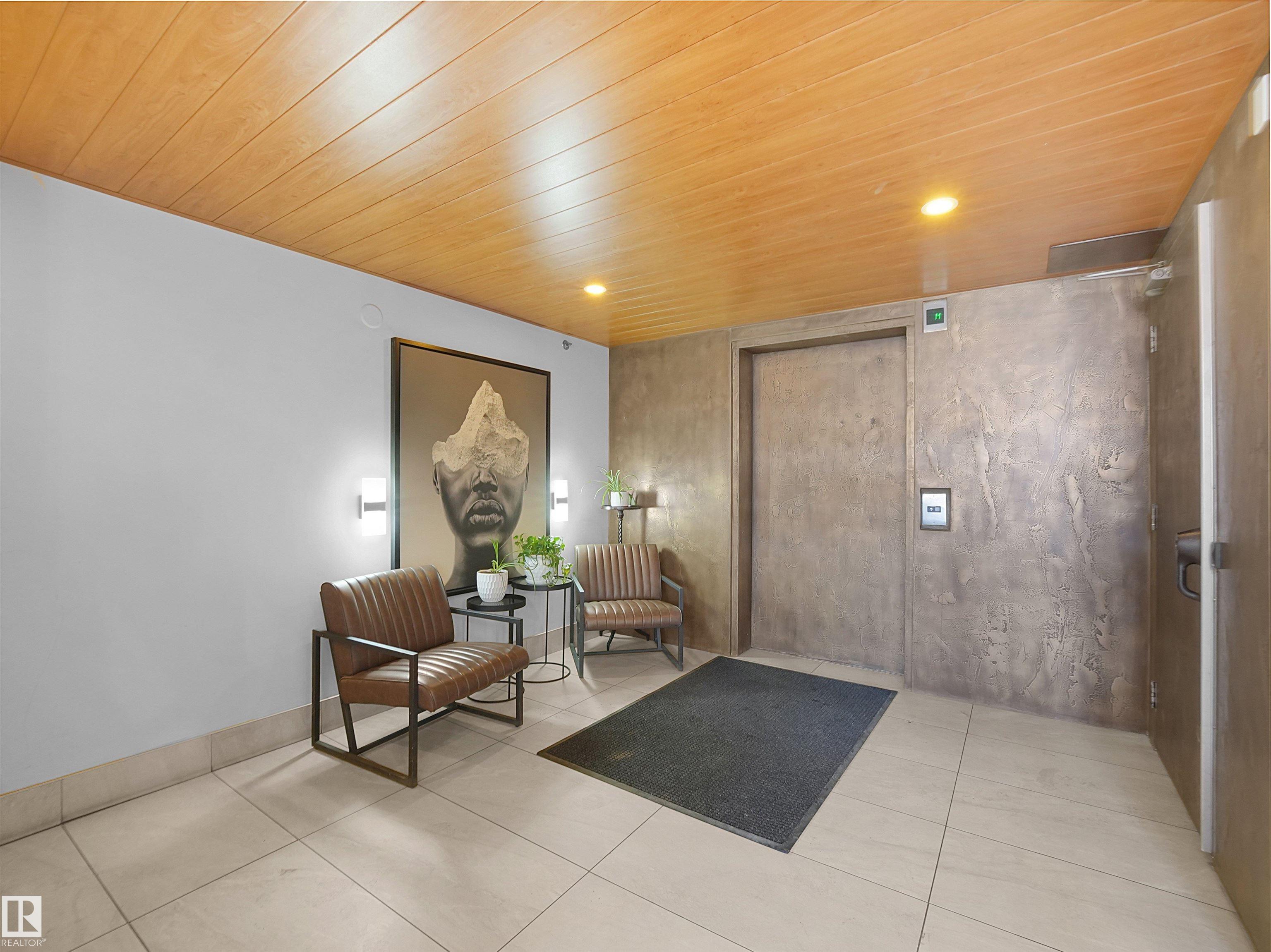 https://zimg.paragon.ice.com/ParagonImages/Property/PM/RAE/225411452/11/0/0/bd9ff16ca754a3143c19d02b5af74e5f/1/9dc09b8208e33c97a815a744dc9d4a84/225411452-82e686f2-2e30-4789-8940-ecb01291c830.JPG