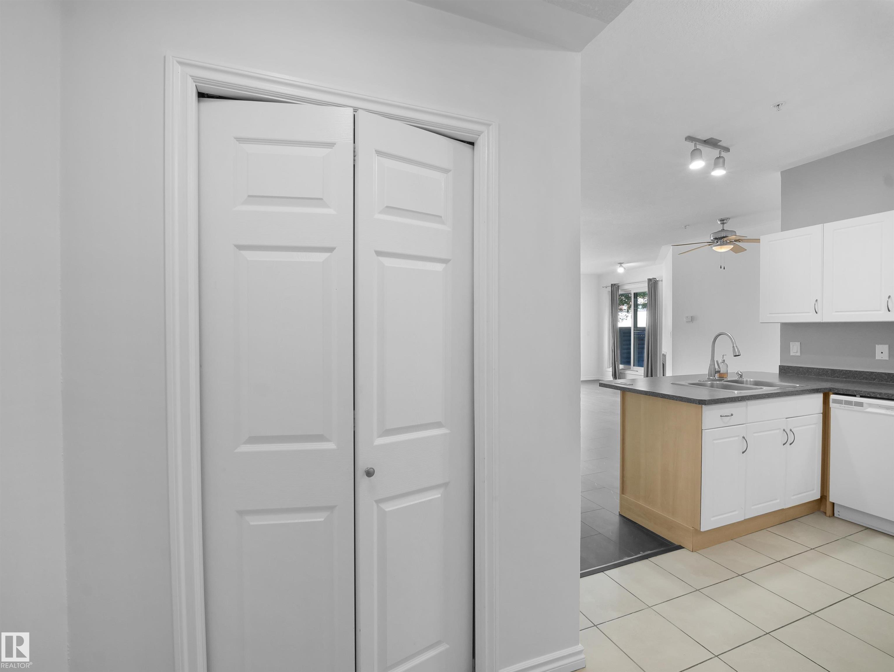 https://zimg.paragon.ice.com/ParagonImages/Property/PM/RAE/225411452/17/0/0/5f250f36ec104f476aa6db686ab9e7f1/1/9dc09b8208e33c97a815a744dc9d4a84/225411452-aa52ddad-8bb6-436e-9675-6ec62bd78045.JPG