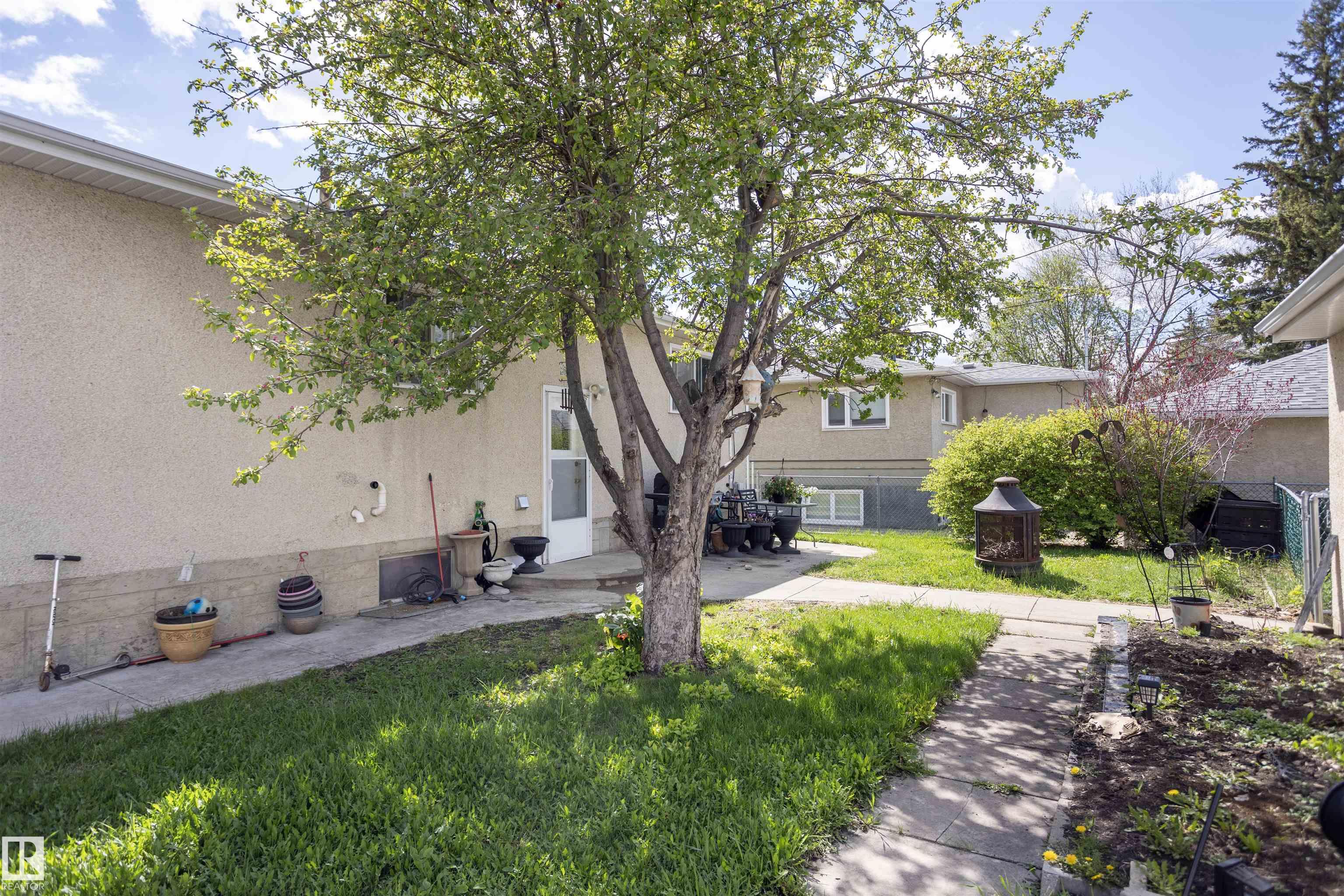 Listing photo thumbnail