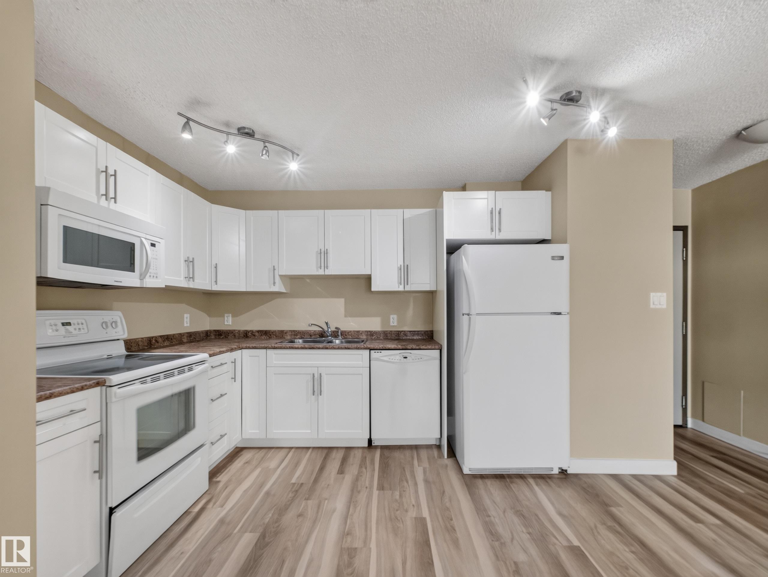 Photo 7 at 502 - 9710 105 Street NW, Downtown, Edmonton
