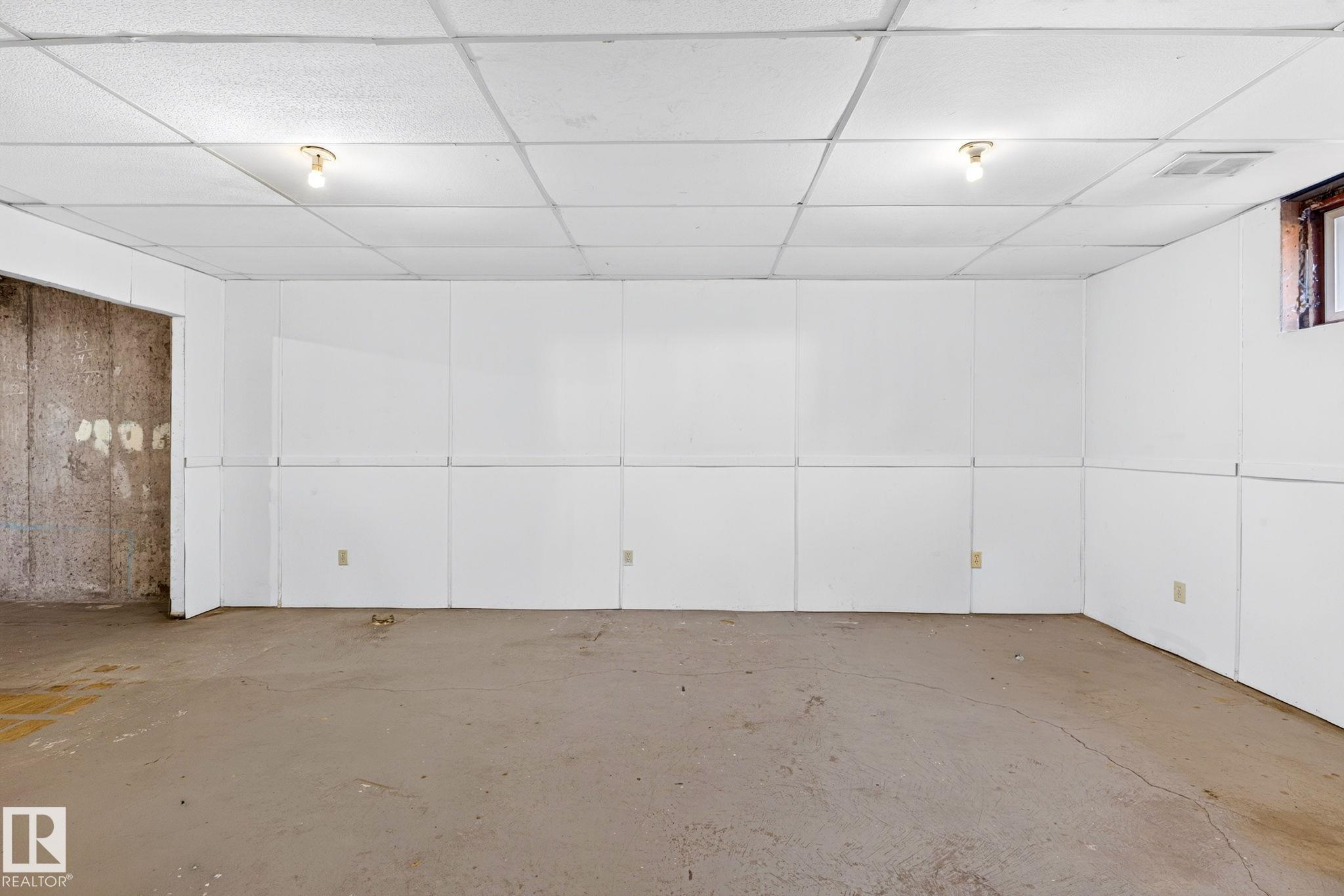 Photo 38 at 16152 110b Avenue NW, Mayfield, Edmonton