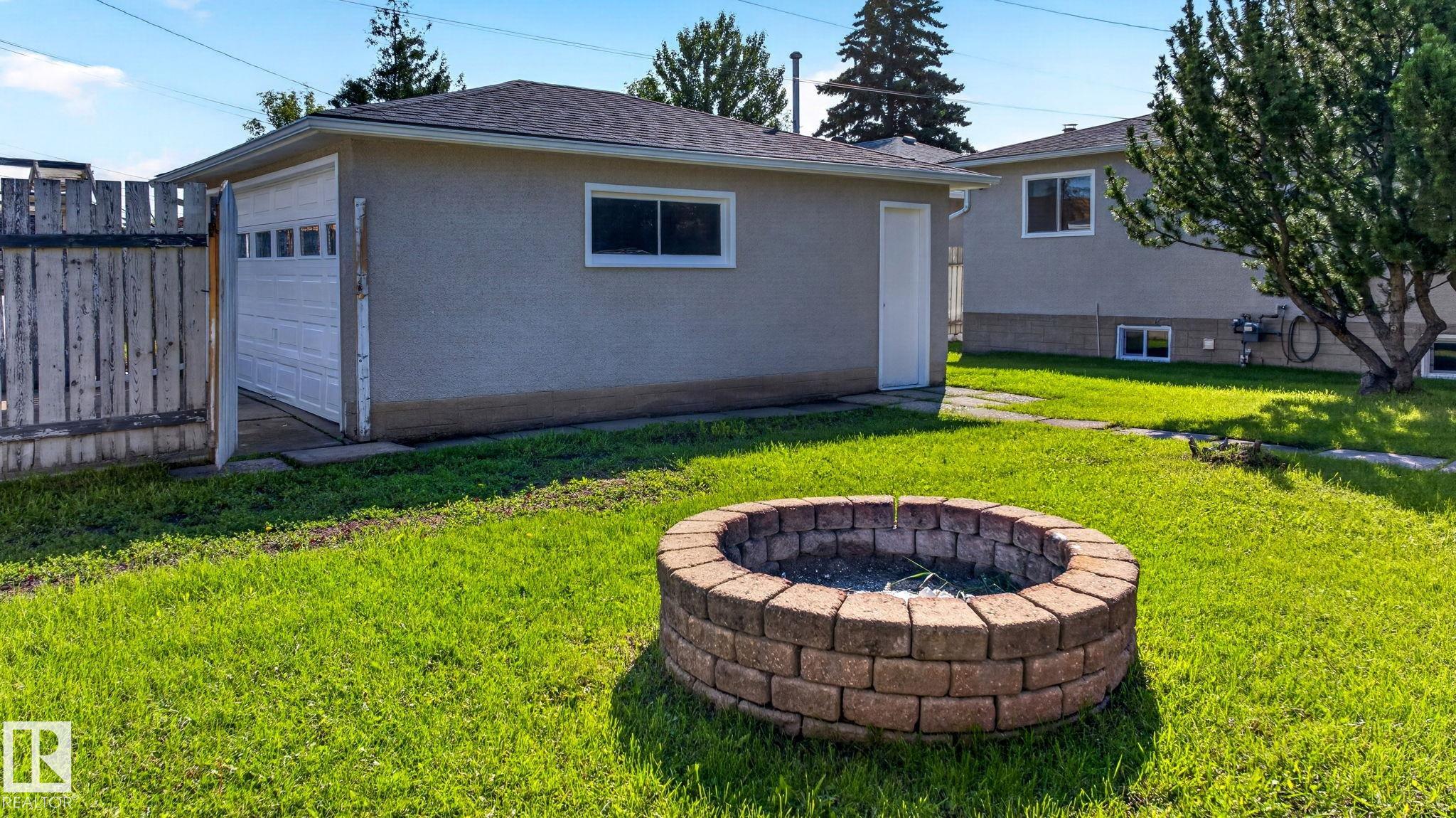Photo 42 at 16152 110b Avenue NW, Mayfield, Edmonton