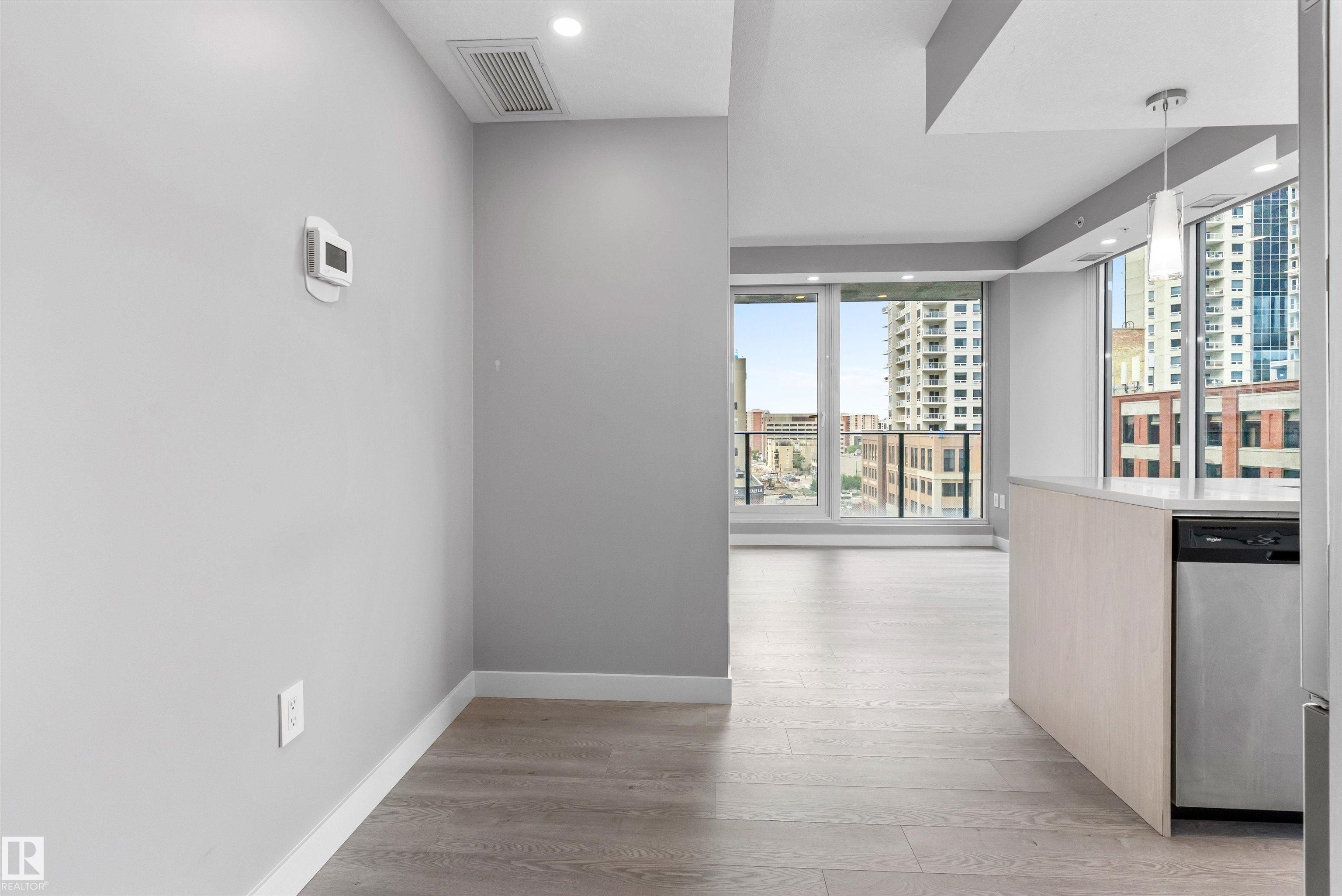 https://zimg.paragon.ice.com/ParagonImages/Property/PM/RAE/225411528/16/0/0/339e3fb7b8e64c6e176fb97d5a7bb20b/1/5928c886b3fe5c2b223510b56be5ad23/225411528-ef5b3471-54b3-4804-978f-5c05c6821526.JPG