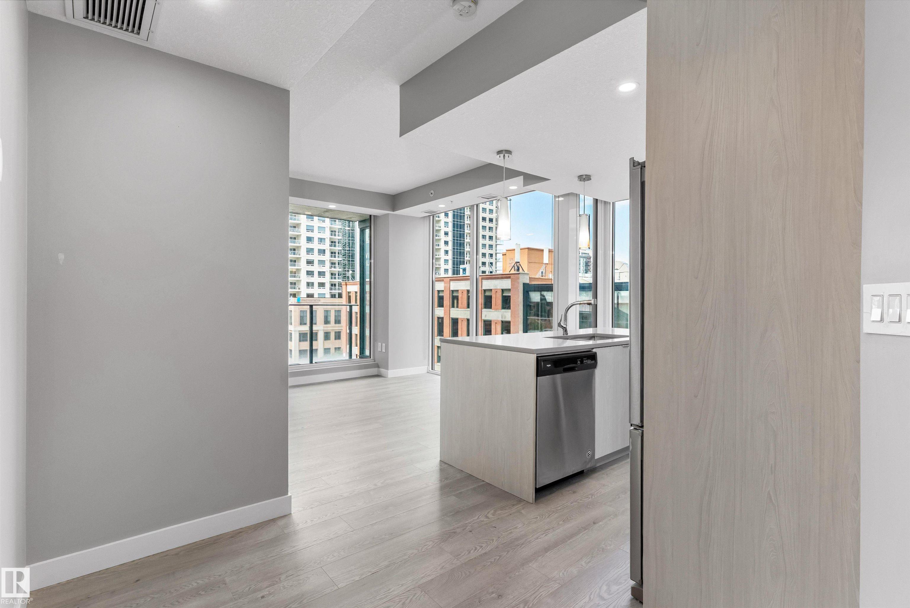 https://zimg.paragon.ice.com/ParagonImages/Property/PM/RAE/225411528/17/0/0/0a6d8732d581f481e26e6fed7a7362d9/1/5928c886b3fe5c2b223510b56be5ad23/225411528-3a10d368-4a18-4927-a1e1-845fddcd0502.JPG