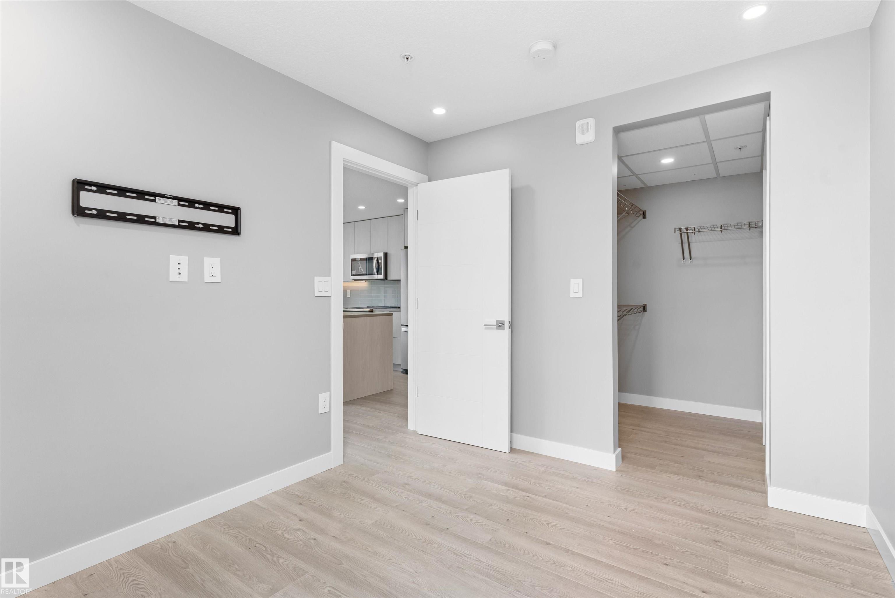 https://zimg.paragon.ice.com/ParagonImages/Property/PM/RAE/225411528/23/0/0/6c5e3b802ae1be390512ba559484f1b9/1/5928c886b3fe5c2b223510b56be5ad23/225411528-65a18da6-619b-45c7-b877-c7c2ff276ceb.JPG