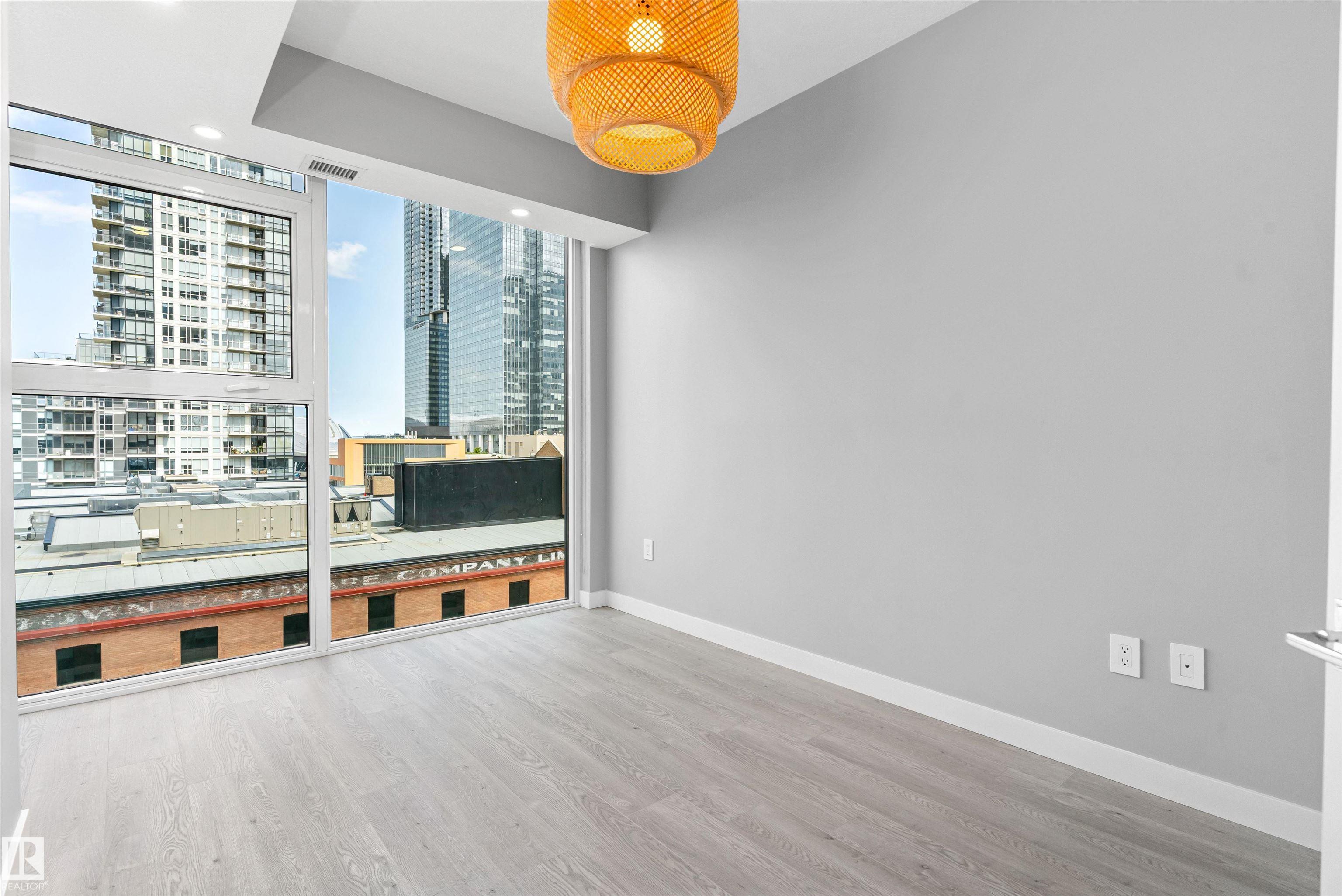 https://zimg.paragon.ice.com/ParagonImages/Property/PM/RAE/225411528/30/0/0/3dd2d278b76dfc5592fc4d5a9b7b249c/1/5928c886b3fe5c2b223510b56be5ad23/225411528-534a39e6-99ea-4bf2-ab8d-398bc9d26123.JPG