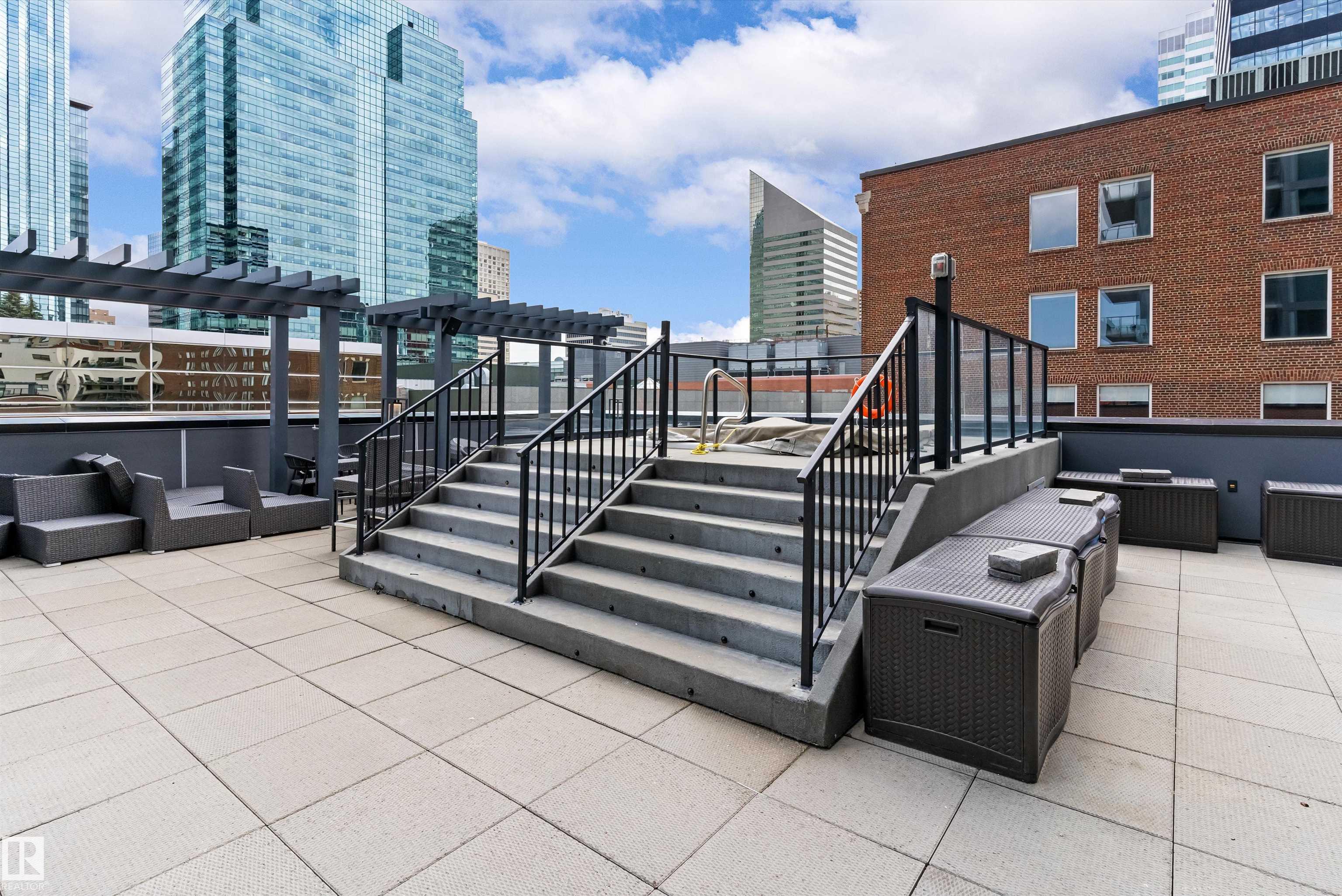 https://zimg.paragon.ice.com/ParagonImages/Property/PM/RAE/225411528/44/0/0/0b8d9322b4286f7340959de222cfd5f1/1/5928c886b3fe5c2b223510b56be5ad23/225411528-127664f9-7547-4965-8485-0354f30f7912.JPG