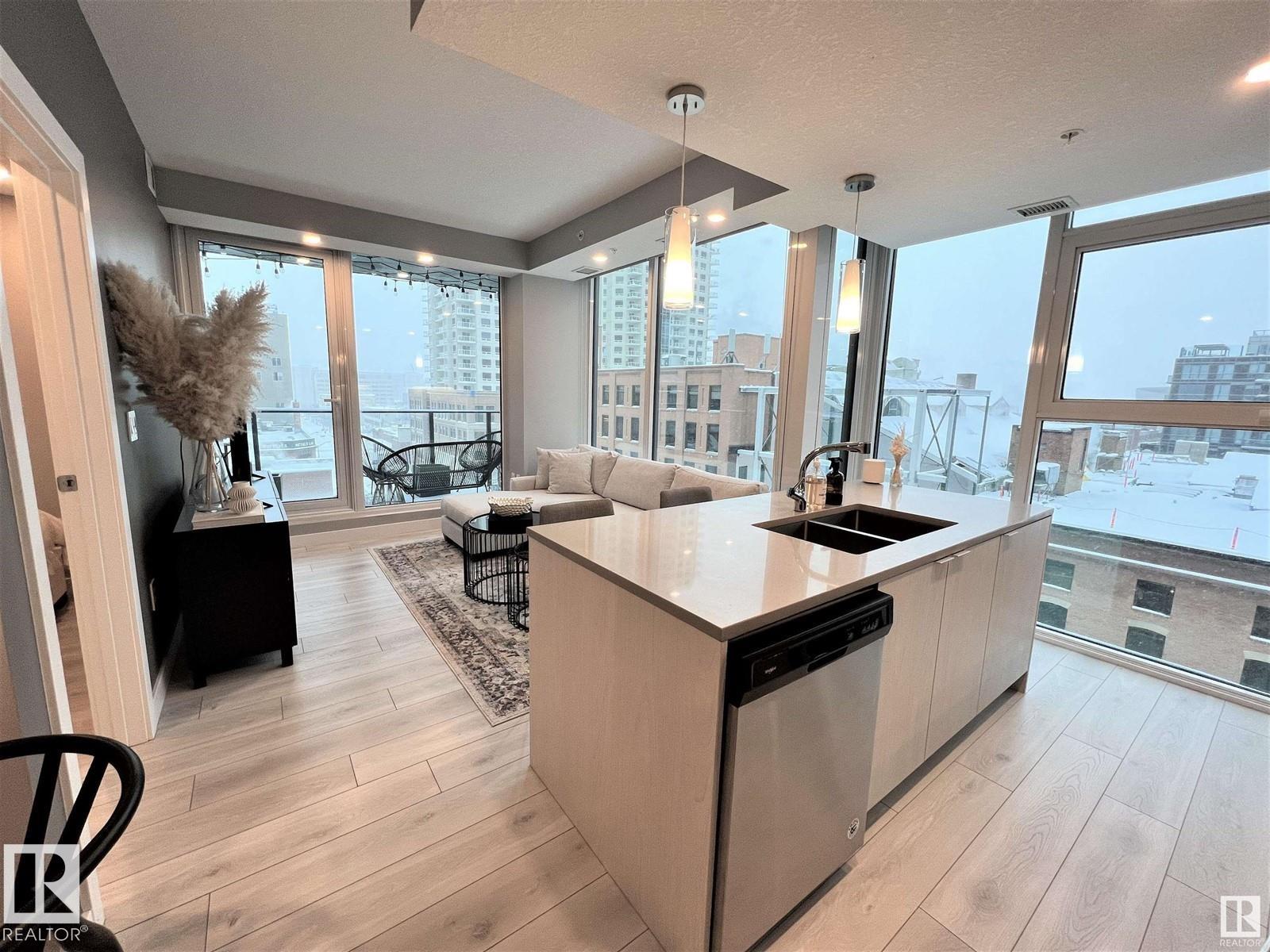 https://zimg.paragon.ice.com/ParagonImages/Property/PM/RAE/225411528/7/0/0/9a025514b55c6da8b6e47d9cf61dad98/1/5928c886b3fe5c2b223510b56be5ad23/225411528-2812e92c-2469-429f-bd7e-49ed3cf77f1f.JPG