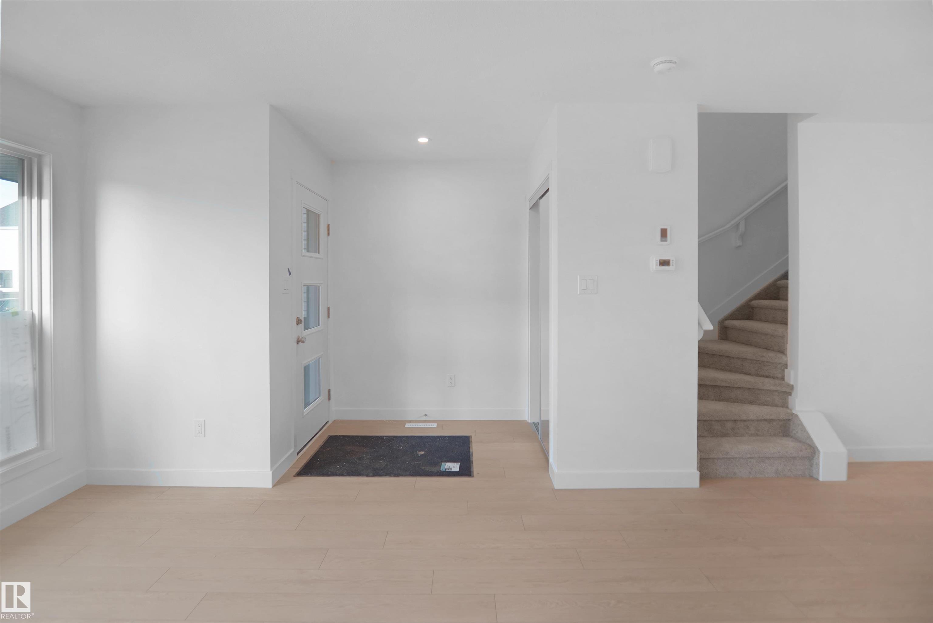 Picture for 21035 25 AV NW