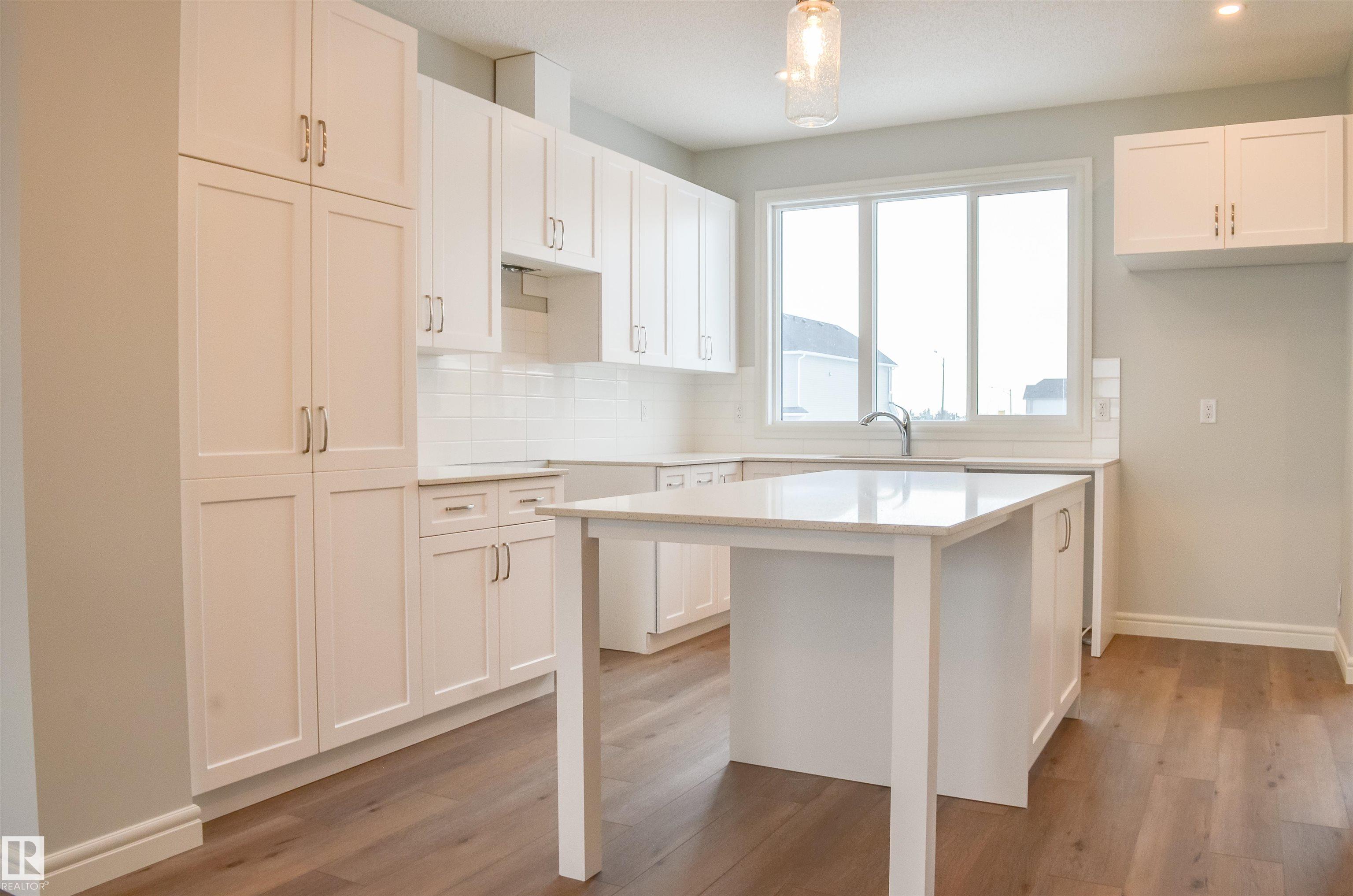 Picture for 21031 25 AV NW