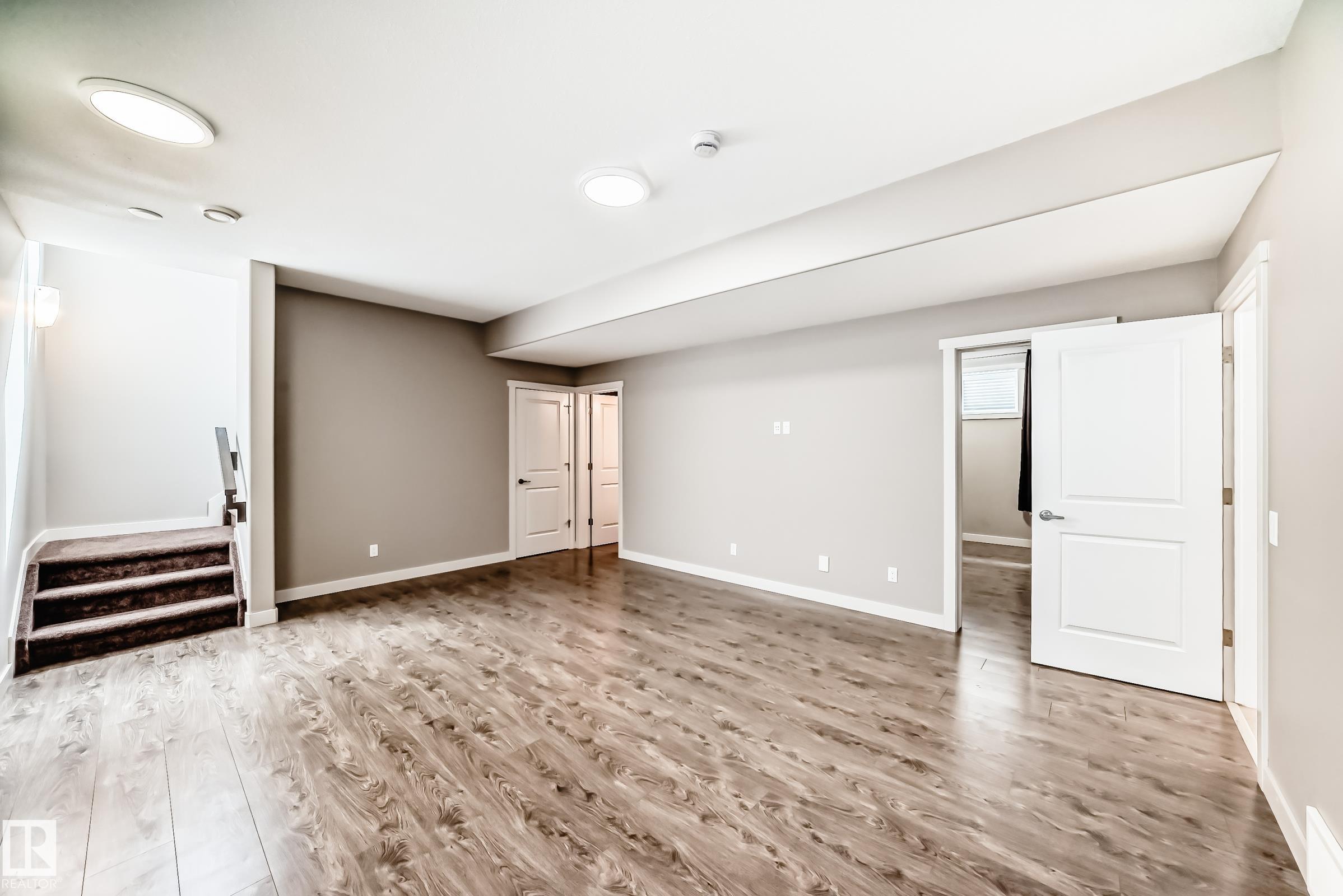 https://zimg.paragon.ice.com/ParagonImages/Property/PM/RAE/225411546/67/0/0/1fe58a2c6816d4af9b8d6e65dda71fe5/1/2cc704e375cd348b6fd5abbfe8e6f752/225411546-4f8bbebe-24cf-4944-a127-a18e212dbcfa.JPG