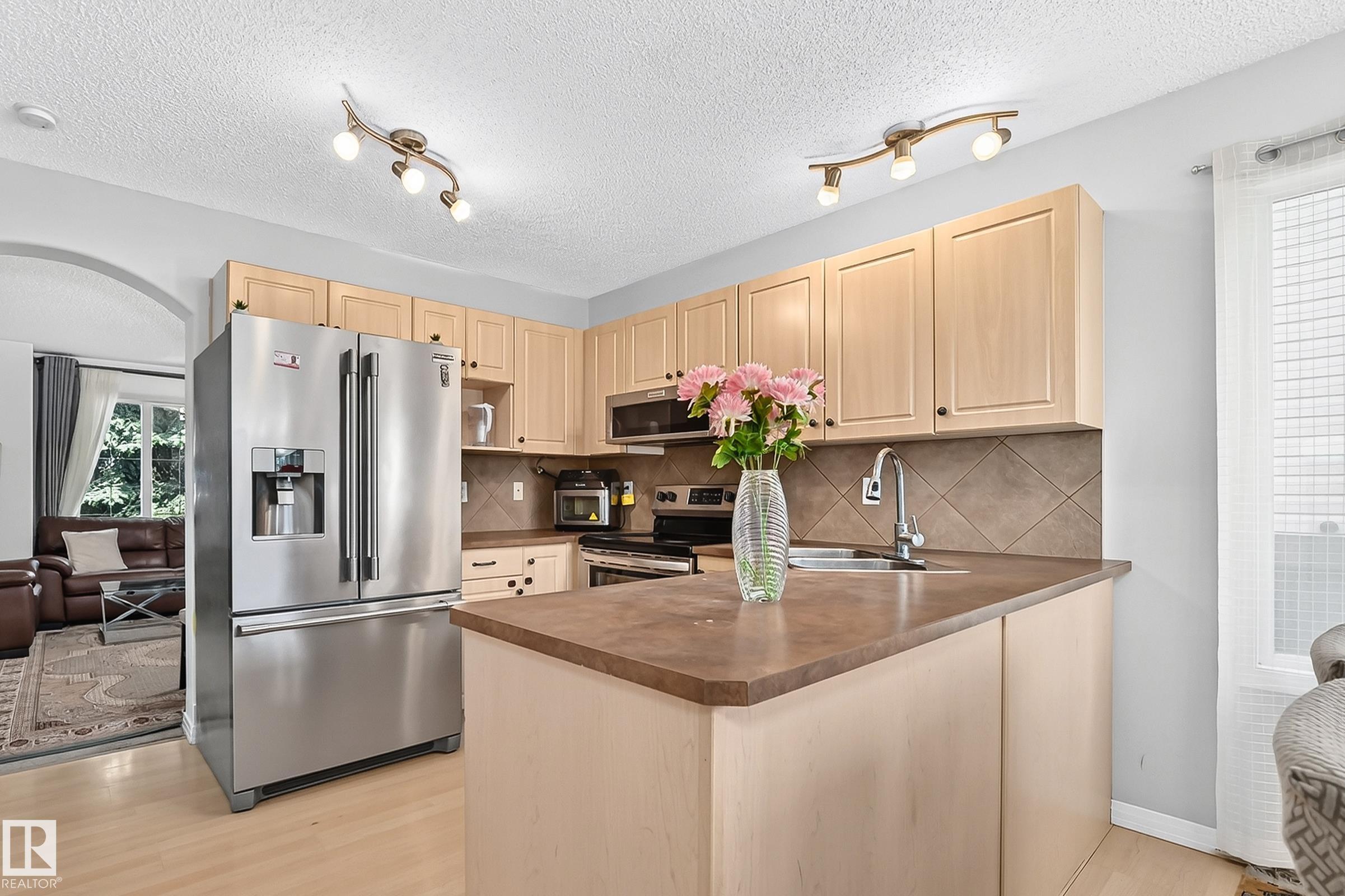 Photo 16 at 1126 Grantham Drive NW, Glastonbury, Edmonton