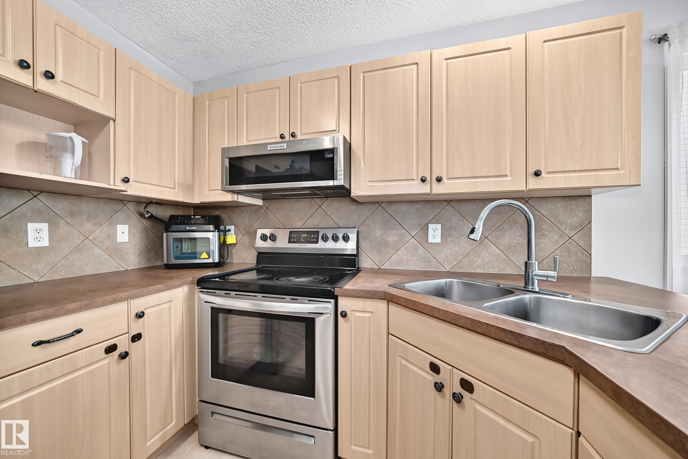 Photo 17 at 1126 Grantham Drive NW, Glastonbury, Edmonton