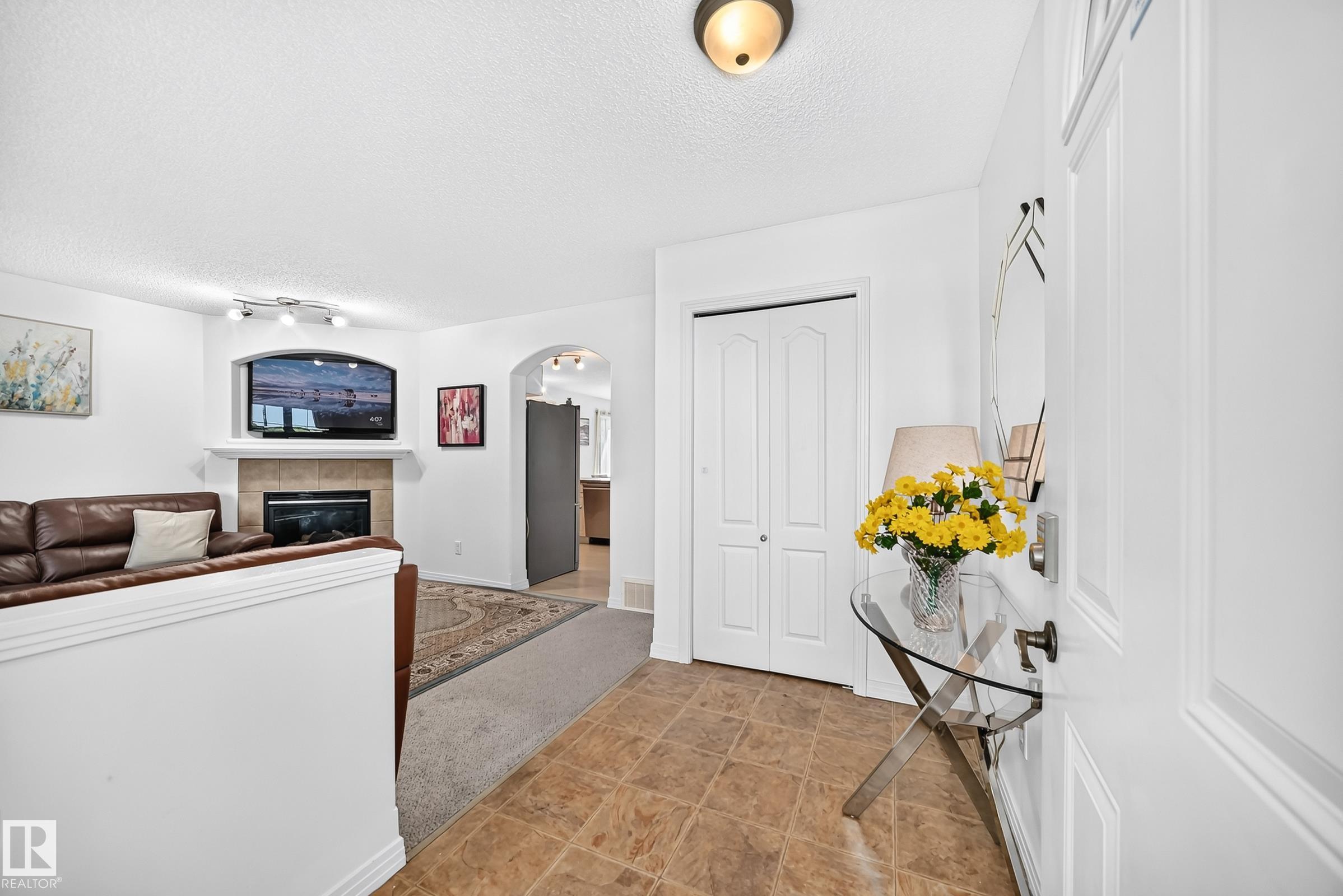 Photo 10 at 1126 Grantham Drive NW, Glastonbury, Edmonton