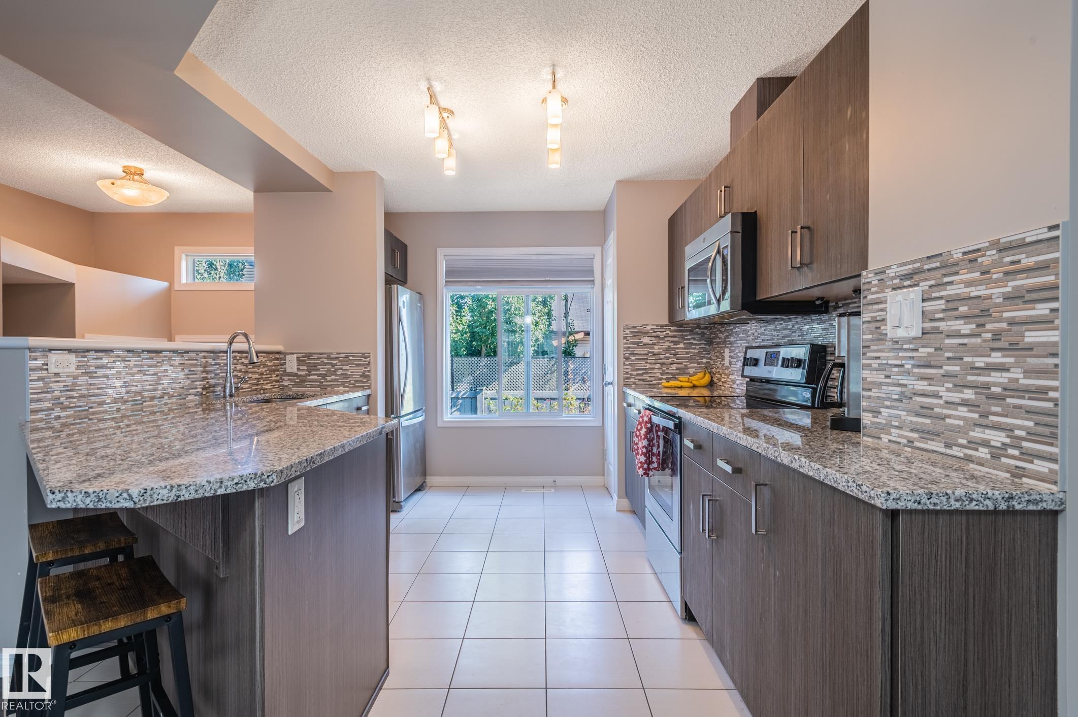 https://zimg.paragon.ice.com/ParagonImages/Property/PM/RAE/225411585/10/0/0/621766b58ff08ce679807a83325173e2/1/96fd29e006a5571f0669e14a9e81cc7d/225411585-f90d2531-00d6-4723-91eb-a23c9dd2b1e5.JPG