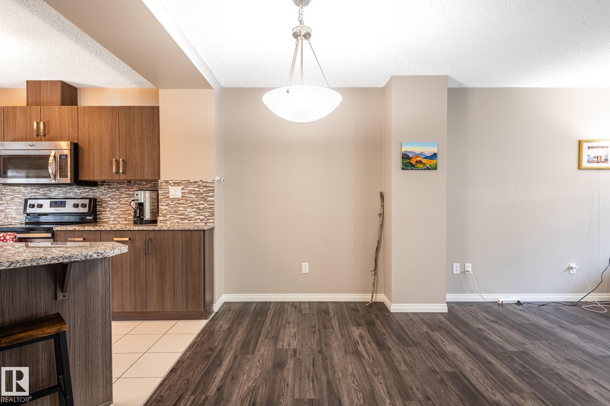 https://zimg.paragon.ice.com/ParagonImages/Property/PM/RAE/225411585/11/0/0/19fbb361775cfb42436ff541363b3071/1/96fd29e006a5571f0669e14a9e81cc7d/225411585-99f3e639-313d-4eef-aafa-f8b607f17d3c.JPG