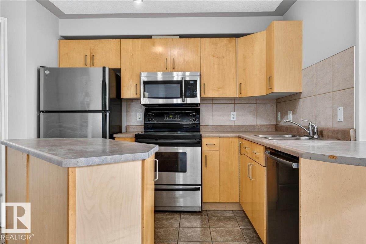 Photo 11 at 503 - 10033 116 Street NW, Wîhkwêntôwin, Edmonton