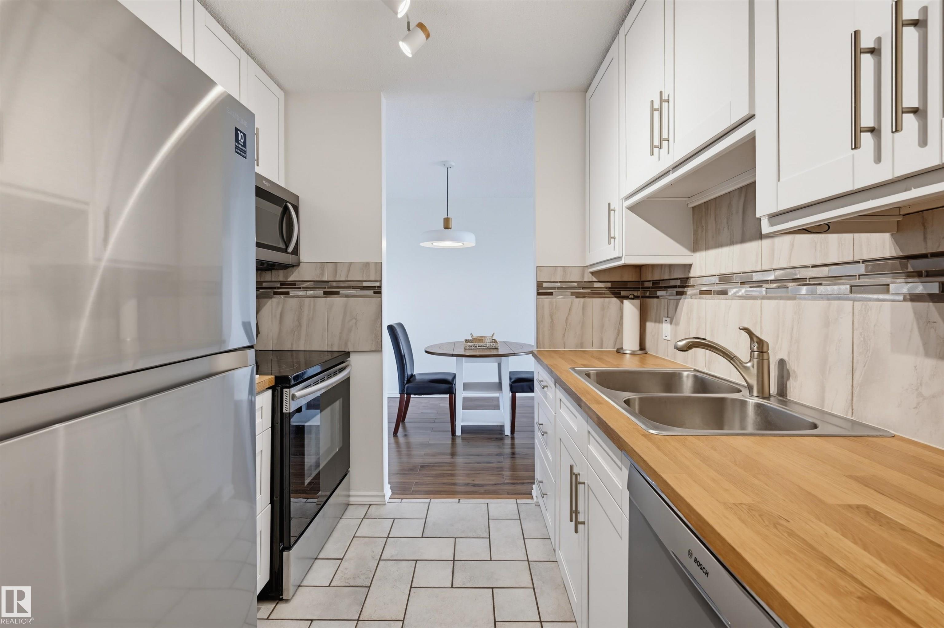 https://zimg.paragon.ice.com/ParagonImages/Property/PM/RAE/225411599/10/0/0/5cae5a81b24c619361448fe1b37e51fe/1/bd4294c00a934f5e8a64ab4f7553d56d/225411599-d843539c-4cf6-418d-bd5b-7c109964d5de.JPG