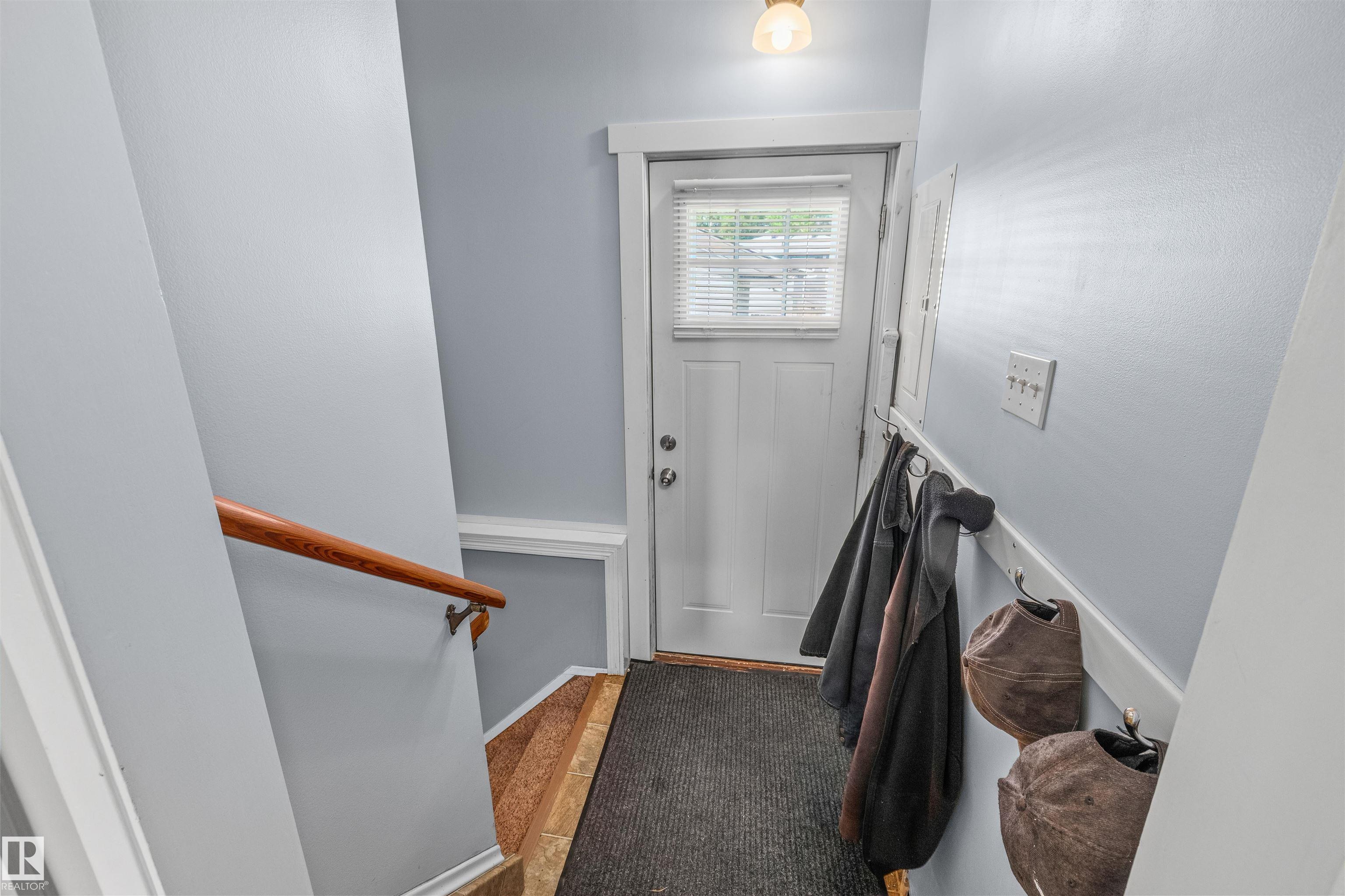 https://zimg.paragon.ice.com/ParagonImages/Property/PM/RAE/225411631/20/0/0/f0abccce0f6cc4fe73037f8a73a3fba7/1/1815a17ac5f44707d1d577e1adb89e17/225411631-ce9462f1-0e0a-406c-b9ee-8b88a95e26c7.JPG