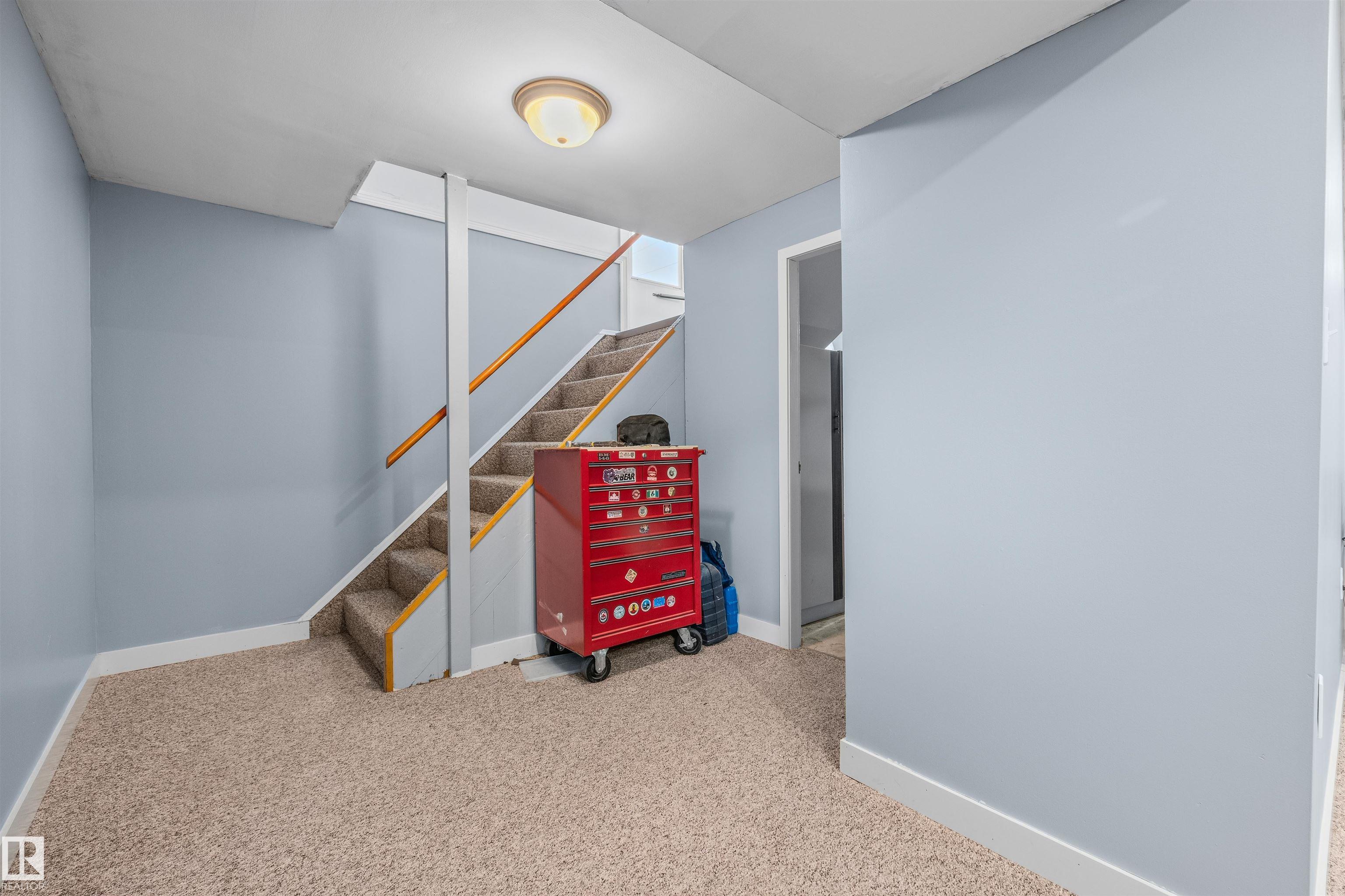 https://zimg.paragon.ice.com/ParagonImages/Property/PM/RAE/225411631/22/0/0/8d708b759fb149fcab6dd7d26597868a/1/1815a17ac5f44707d1d577e1adb89e17/225411631-96bf758d-0012-41c0-ab94-400ccbdb5677.JPG