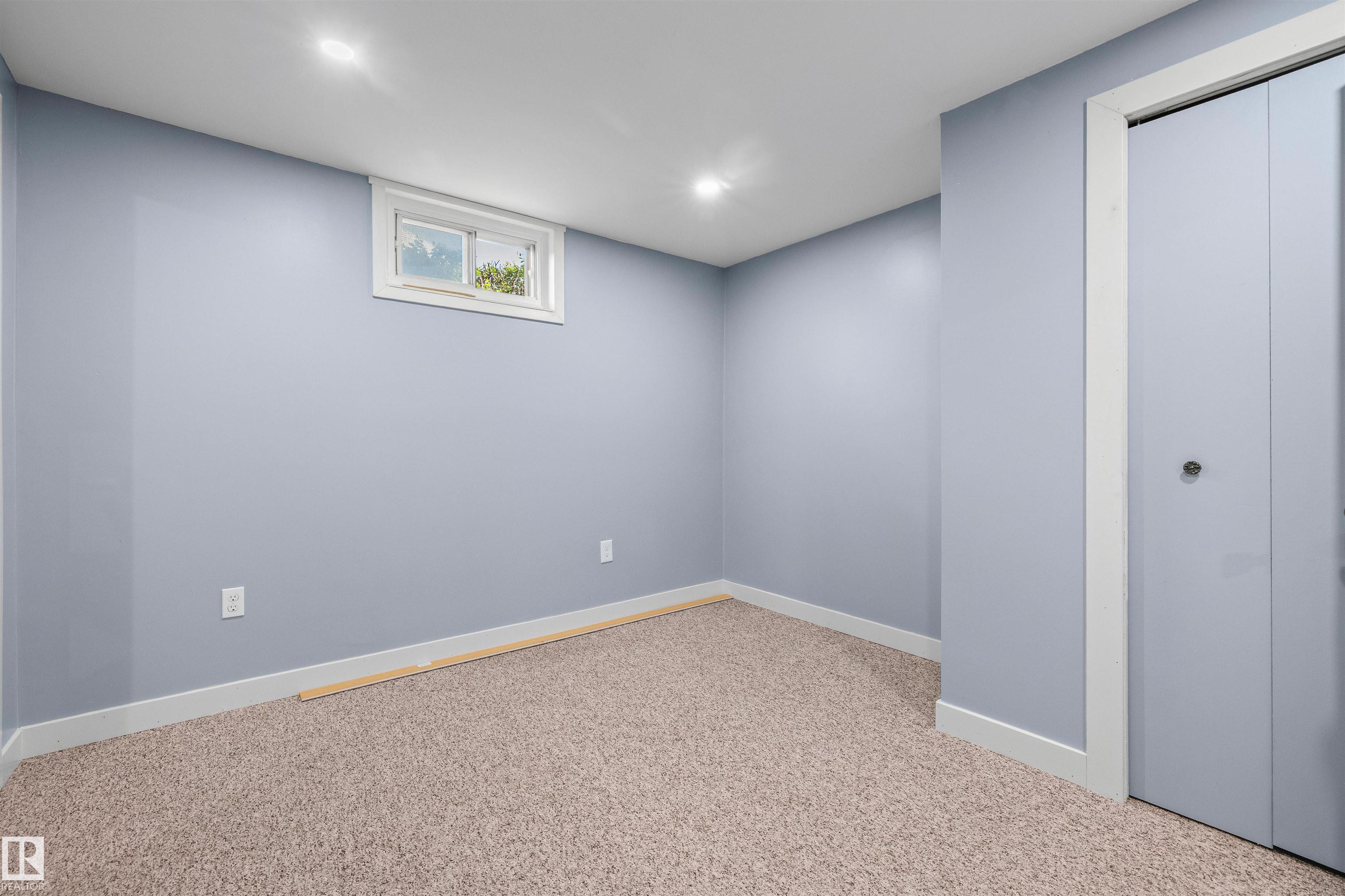https://zimg.paragon.ice.com/ParagonImages/Property/PM/RAE/225411631/25/0/0/aeb48b8f5b4e0ddec159882c2640f4f3/1/1815a17ac5f44707d1d577e1adb89e17/225411631-32acf3b2-cfd6-4deb-a789-af3b879d2943.JPG