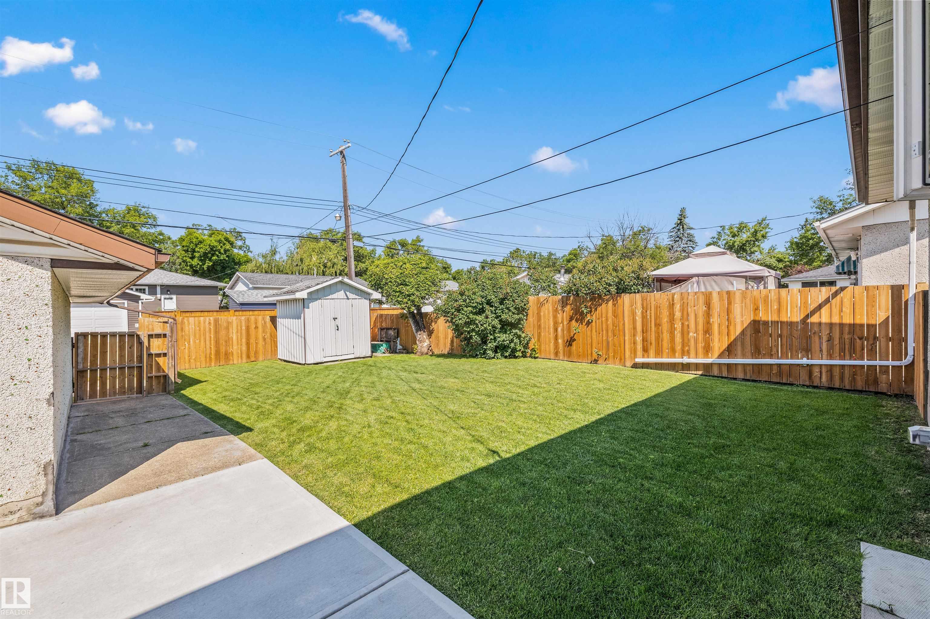 https://zimg.paragon.ice.com/ParagonImages/Property/PM/RAE/225411631/41/0/0/f3ddc9e64315f3a31fb8b163200d9ce1/1/1815a17ac5f44707d1d577e1adb89e17/225411631-6a01065f-186f-45a7-9d8d-581fd27f3d3d.JPG