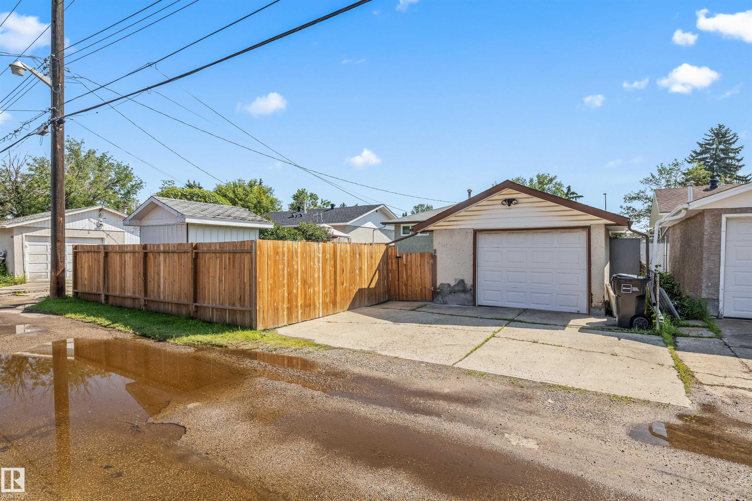 https://zimg.paragon.ice.com/ParagonImages/Property/PM/RAE/225411631/43/0/0/50323d059875e11242f7b5f8d4b66042/1/1815a17ac5f44707d1d577e1adb89e17/225411631-3eb01e21-d408-4175-917d-8635b69a6101.JPG