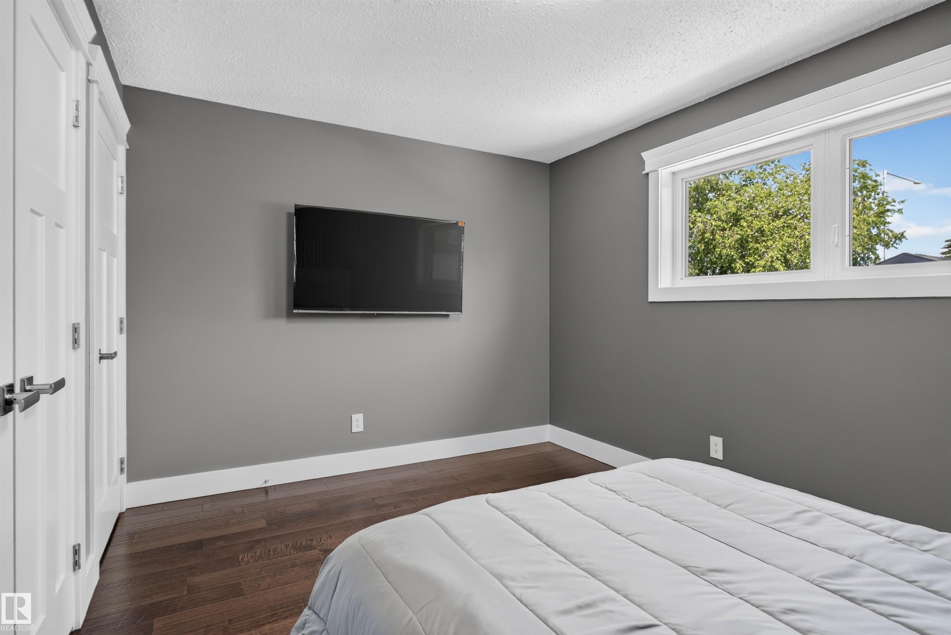 Photo 42 at 3911 67 Street NW, Michaels Park, Edmonton