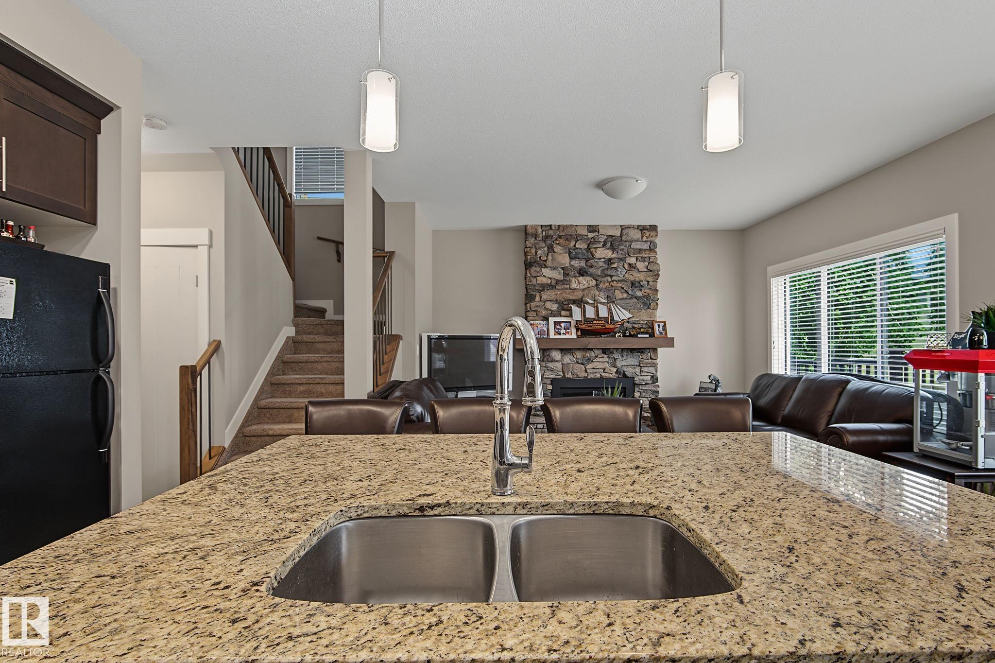 https://zimg.paragon.ice.com/ParagonImages/Property/PM/RAE/225411657/9/0/0/c5a0a972082a9da1656dbc2dcae57dc8/1/886a0a47a60c51698faf8b14836c7aa8/225411657-164c43a3-5686-4f54-9c1b-baf2da6c4746.JPG