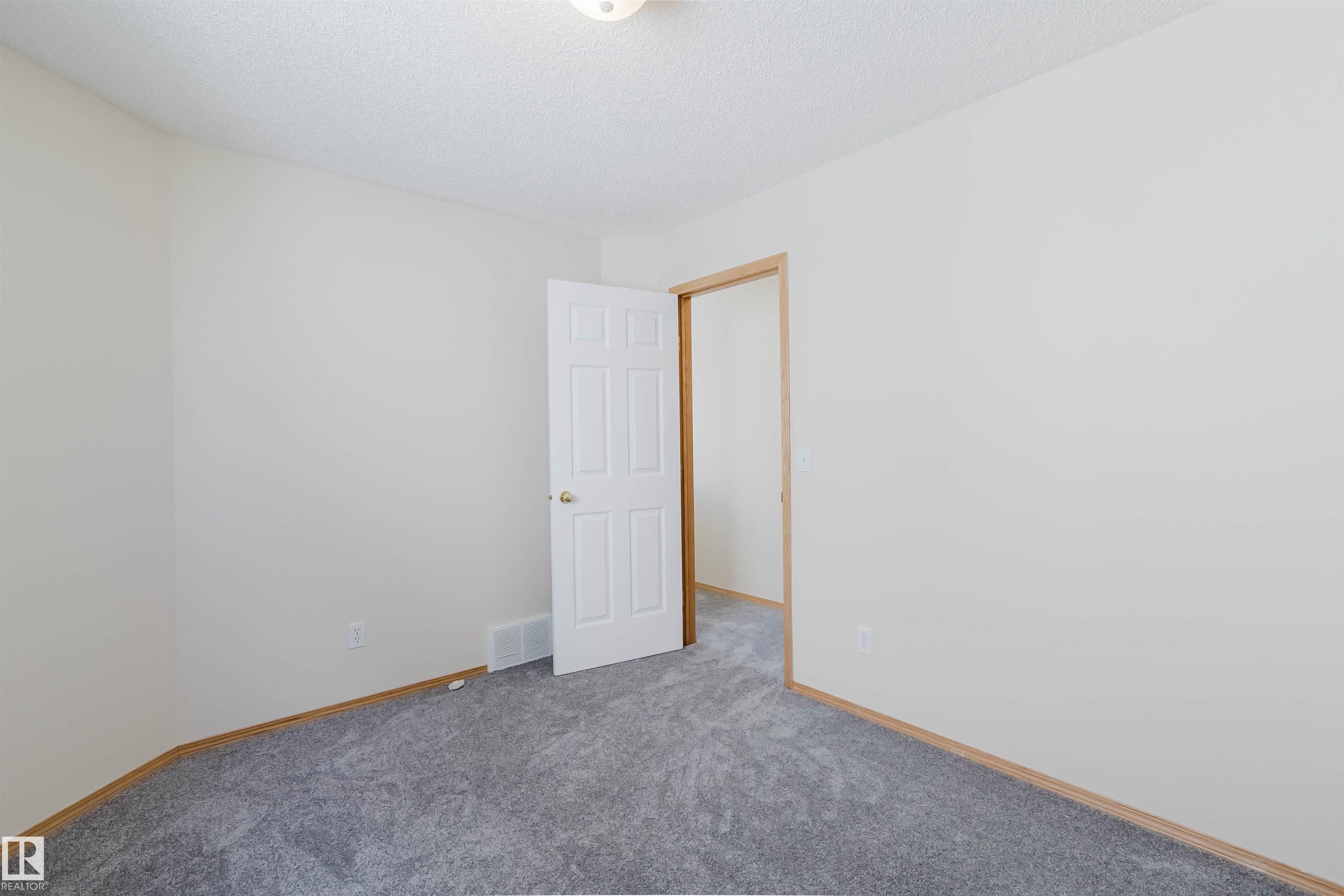 https://zimg.paragon.ice.com/ParagonImages/Property/PM/RAE/225411668/14/0/0/533e340645bc03252610154ce91383c9/1/d41d5e236493d94309ed9eeeafaf491e/225411668-8d03db92-ad9b-4bc9-93d9-d71e38093485.JPG