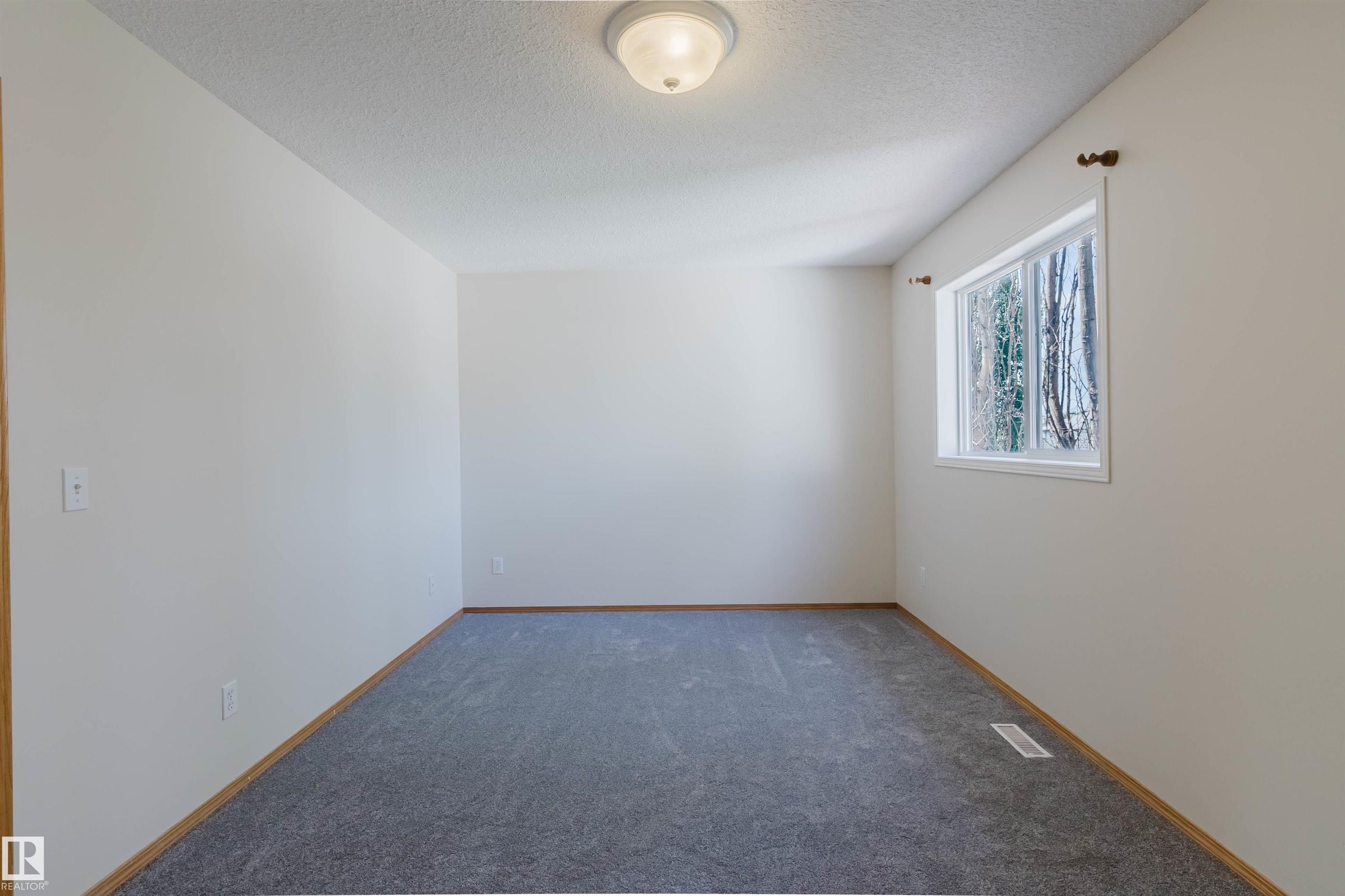 https://zimg.paragon.ice.com/ParagonImages/Property/PM/RAE/225411668/21/0/0/bc7eb72667f1b27dc99b2633d1e5853b/1/d41d5e236493d94309ed9eeeafaf491e/225411668-59cffe64-b642-40d1-8531-7f30a7f8d9f6.JPG