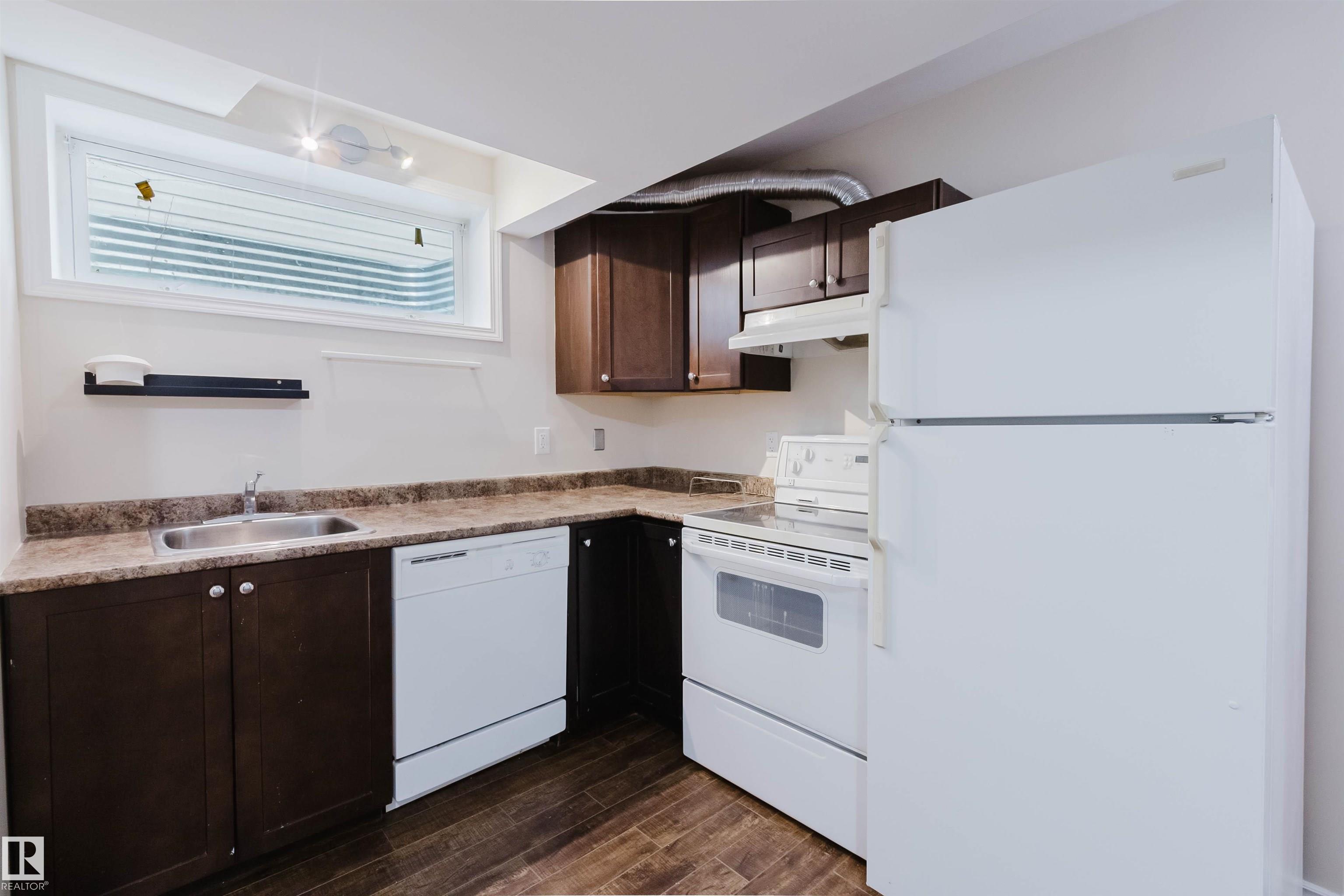 https://zimg.paragon.ice.com/ParagonImages/Property/PM/RAE/225411668/28/0/0/18391f10813015b9958e7d4e2dc21c0d/1/d41d5e236493d94309ed9eeeafaf491e/225411668-9a6b60f9-9596-4af5-816d-daf323742172.JPG