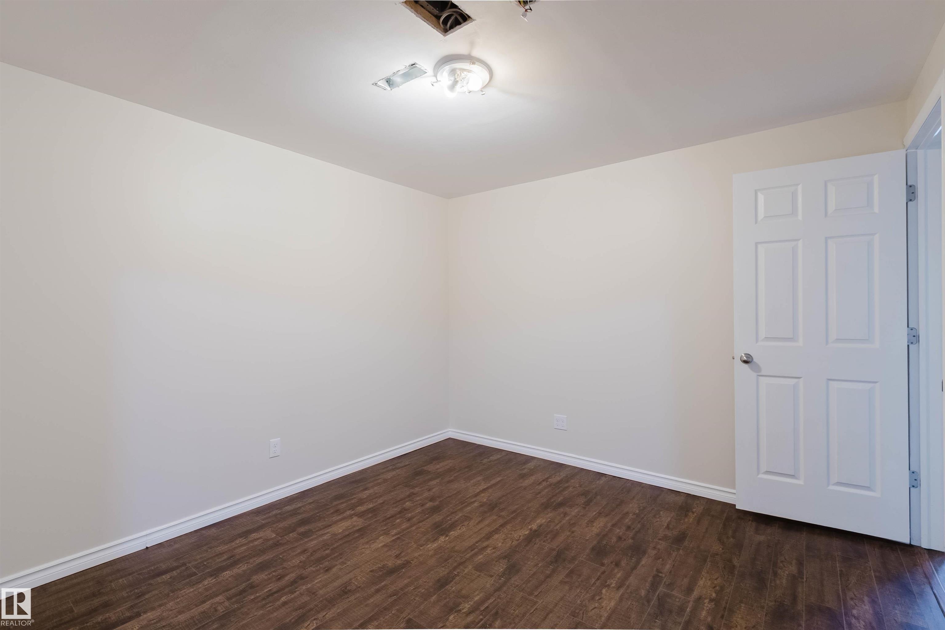 https://zimg.paragon.ice.com/ParagonImages/Property/PM/RAE/225411668/33/0/0/5ef2c9fbacd51e6ac371c68089889919/1/d41d5e236493d94309ed9eeeafaf491e/225411668-01946d00-371c-4d24-8e30-b8645a7aac1d.JPG