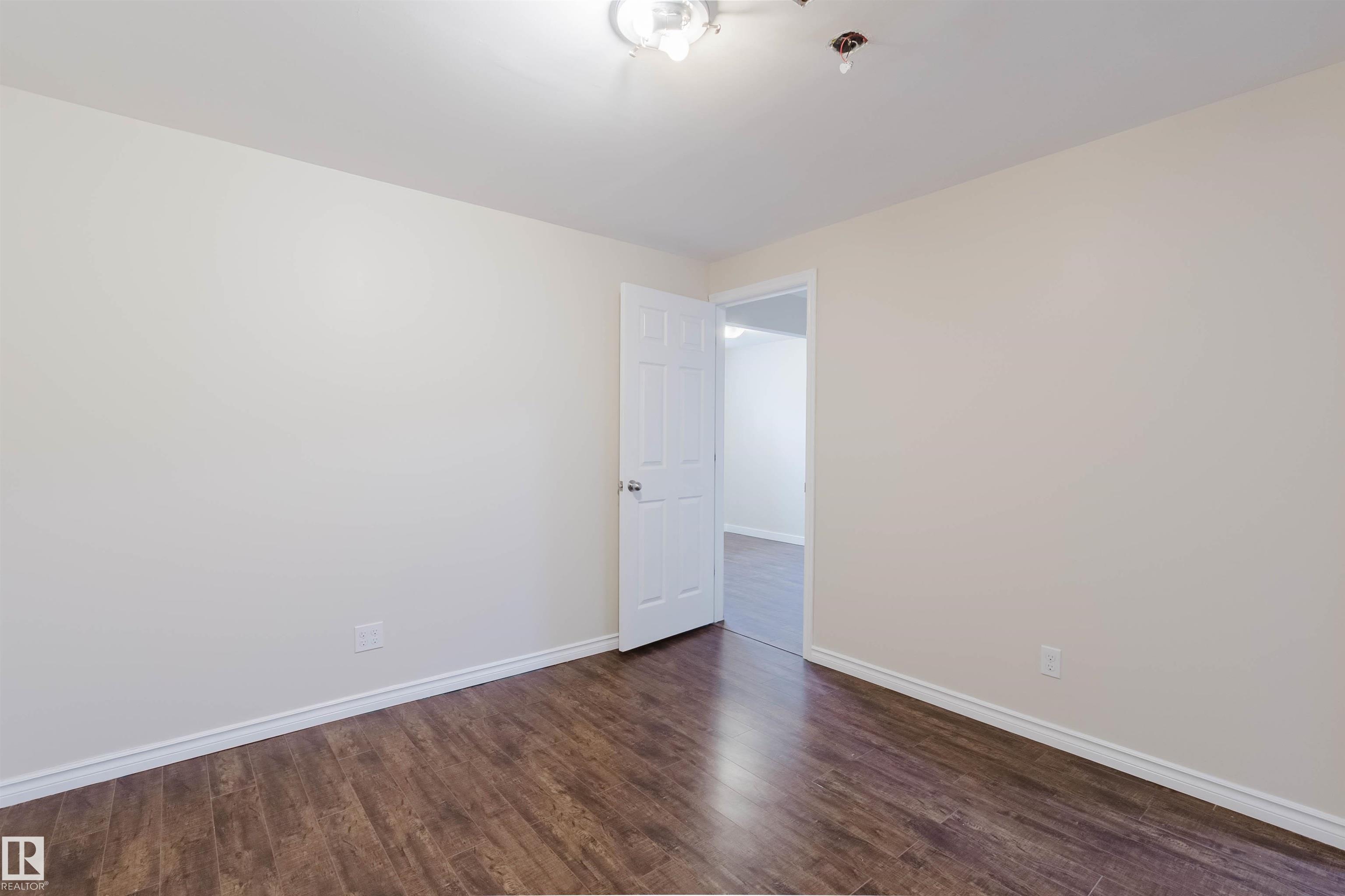 https://zimg.paragon.ice.com/ParagonImages/Property/PM/RAE/225411668/35/0/0/950fe1e6e1e78c215184cd93057051d6/1/d41d5e236493d94309ed9eeeafaf491e/225411668-aa6dd96a-d901-4834-9fde-a999a654fe82.JPG