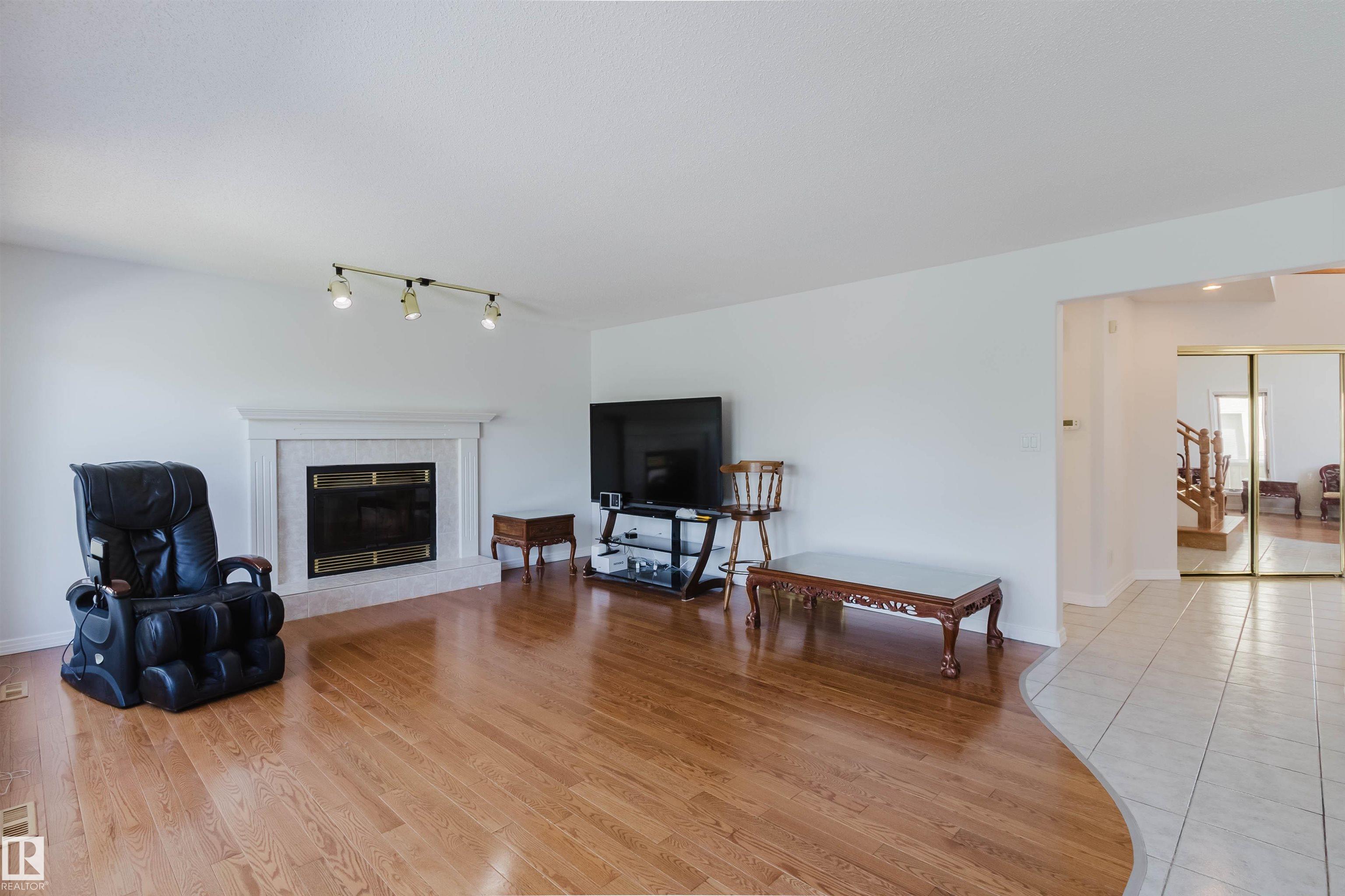 https://zimg.paragon.ice.com/ParagonImages/Property/PM/RAE/225411676/15/0/0/3b182d927e234d15c6c94f2c9ffdb880/1/0d19a177accd4d9570d96ef4ae4389b3/225411676-2ee188f0-210d-4aa1-a098-2c60dfaa5b9c.JPG