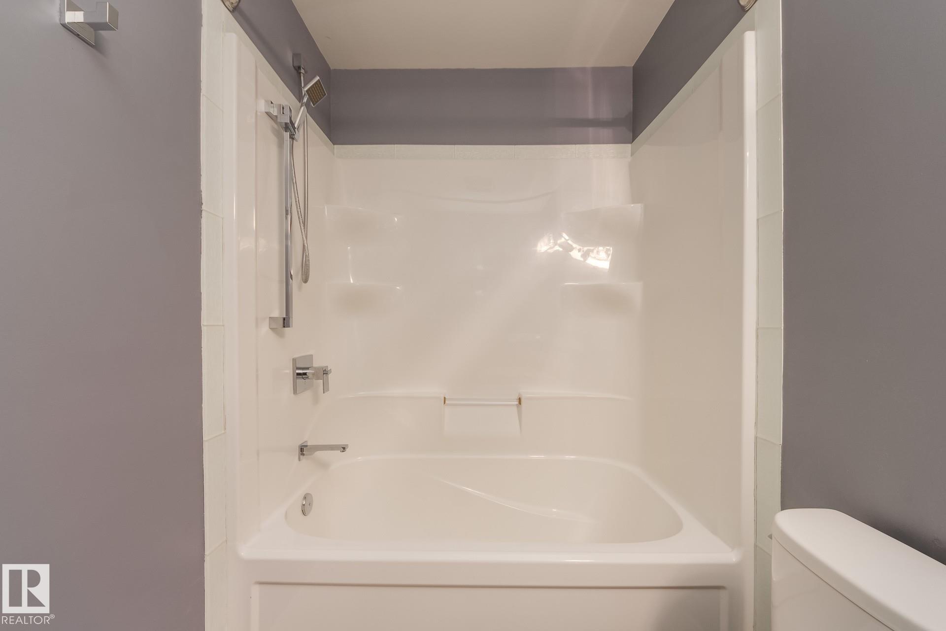 https://zimg.paragon.ice.com/ParagonImages/Property/PM/RAE/225411682/15/0/0/daf5919c6825fea5b11aa2255b2f38e8/1/b1f1e5b0b9884f44edc713eb92c85dd2/225411682-e5b088c2-c392-43d4-b2c5-16fb63008aa7.JPG