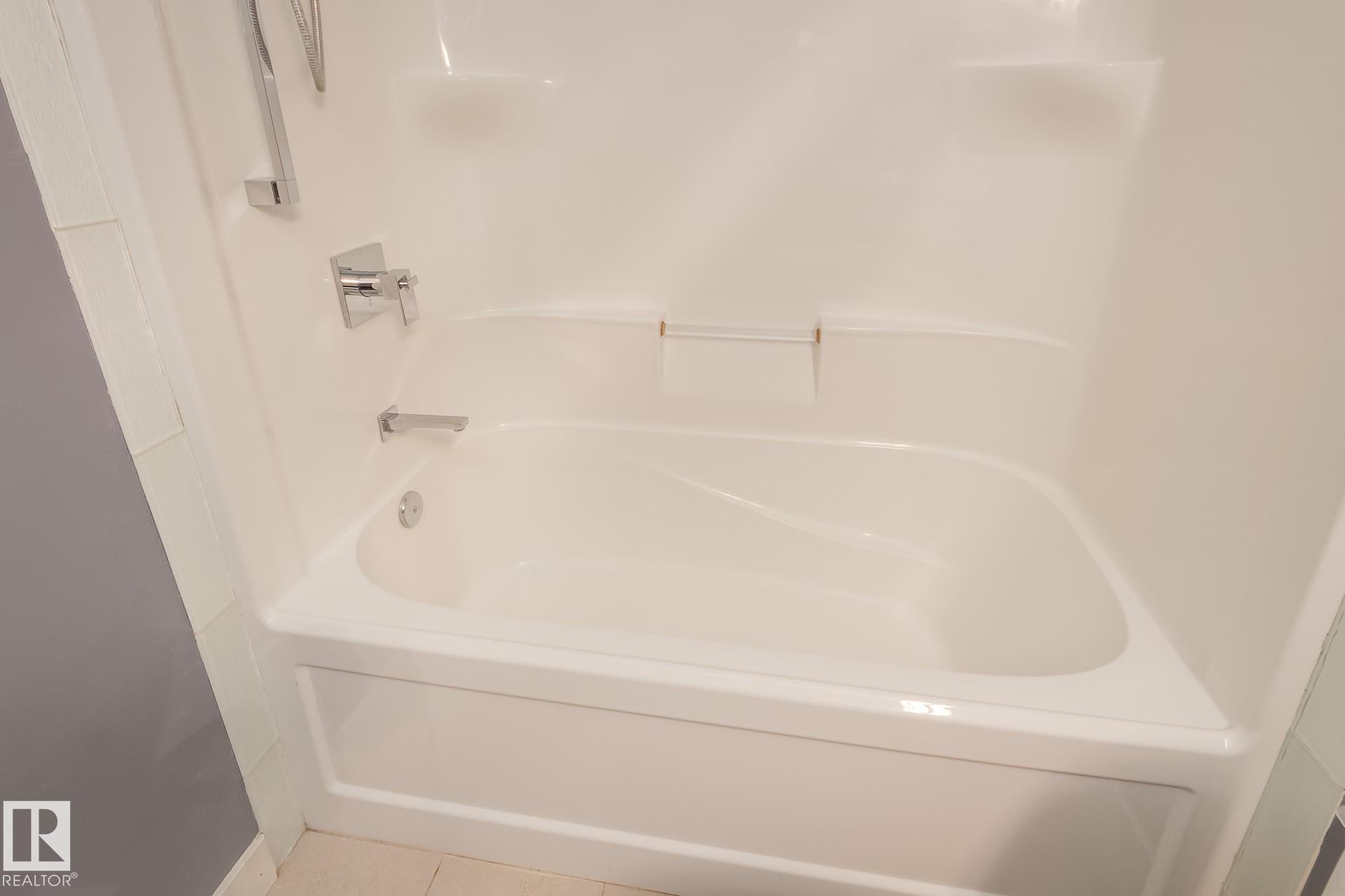 https://zimg.paragon.ice.com/ParagonImages/Property/PM/RAE/225411682/16/0/0/2546446c030a0007251ebff50758a547/1/b1f1e5b0b9884f44edc713eb92c85dd2/225411682-45e0cc99-5121-452a-8099-9a4cc7b08180.JPG