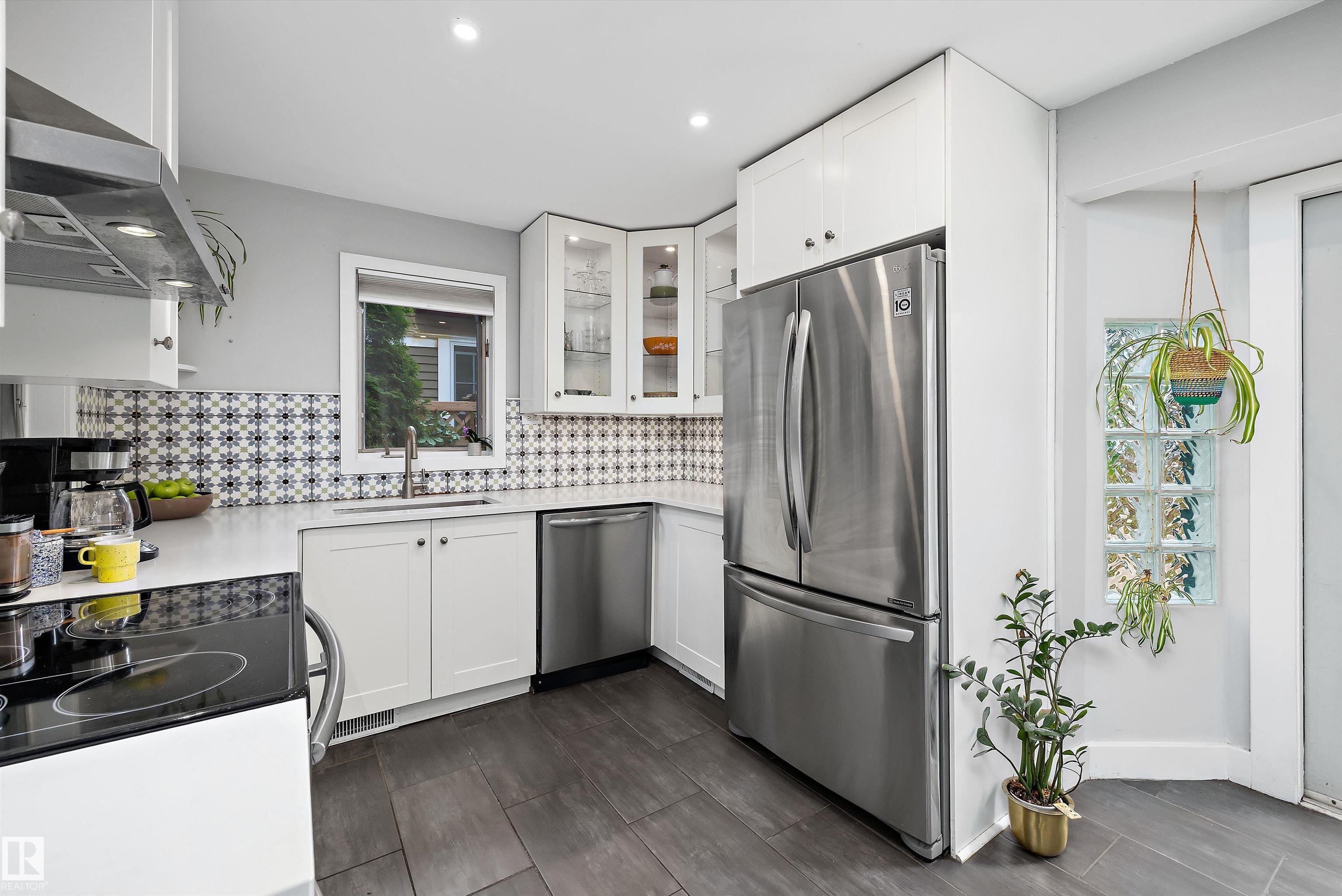 https://zimg.paragon.ice.com/ParagonImages/Property/PM/RAE/225411695/17/0/0/1f18c6a5b4a6ffef3ccccb8bdf2c10af/1/aa5d23c7866d34dc0837c52aec5b2855/225411695-a65ab39d-3996-418b-8b75-ea646e8ffebf.JPG