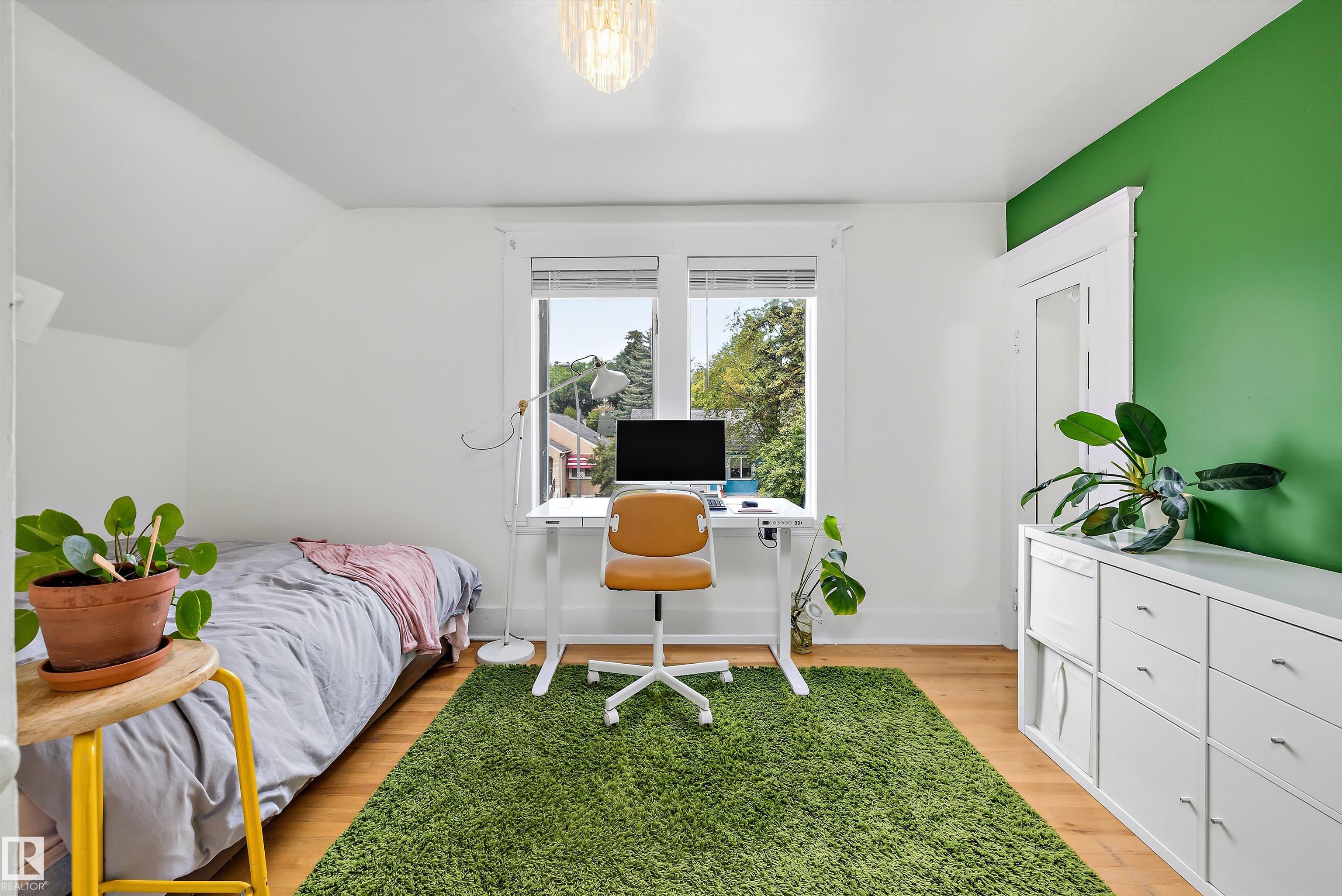 https://zimg.paragon.ice.com/ParagonImages/Property/PM/RAE/225411695/29/0/0/eccec0f8308c4b84da2fd154e75b8c4a/1/aa5d23c7866d34dc0837c52aec5b2855/225411695-d42ed55c-6449-4699-a7af-92fc3a33cbc5.JPG