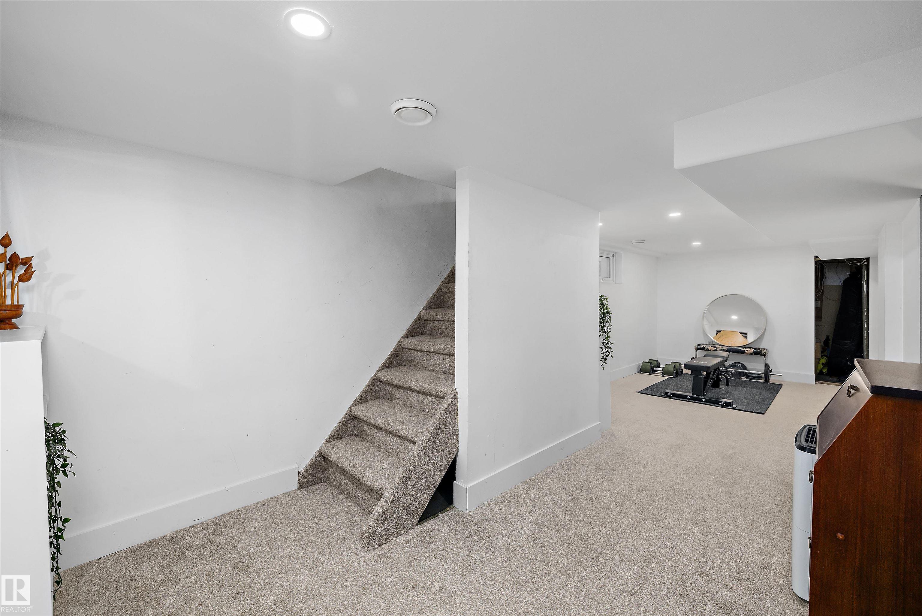 https://zimg.paragon.ice.com/ParagonImages/Property/PM/RAE/225411695/43/0/0/c31a1c7bcfa05d56fd83b696bf7e524d/1/aa5d23c7866d34dc0837c52aec5b2855/225411695-bb880a76-2685-4c88-94fb-f1322f0e2223.JPG