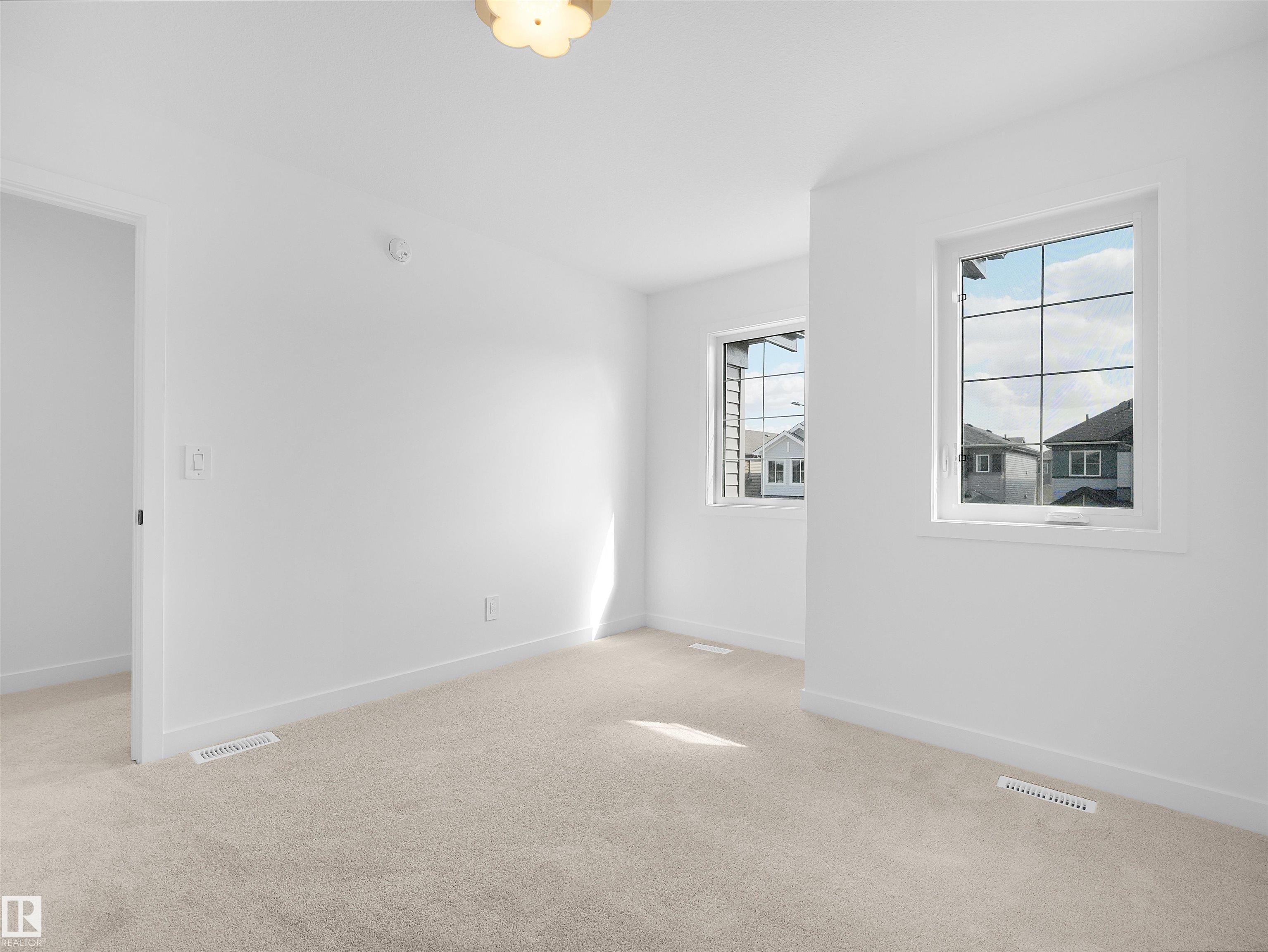 https://zimg.paragon.ice.com/ParagonImages/Property/PM/RAE/225411712/36/0/0/bf3166f75b14e6b54fefc97a90e509d9/1/f301c7281aa77a68b33338fbaba92808/225411712-D2E28166-746E-4F17-B0AE-6DDE7965C922.JPG